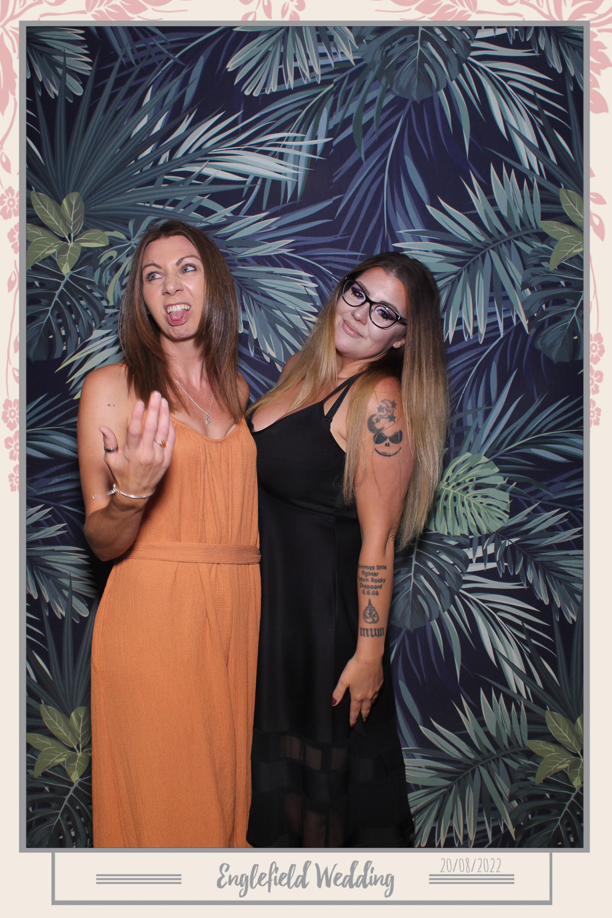 Englefield Wedding - Selfie Mirror | View more photos from the event at gallery.freshbooths.com/u/FreshBooths/Englefield-Wedding-Selfie-Mirror