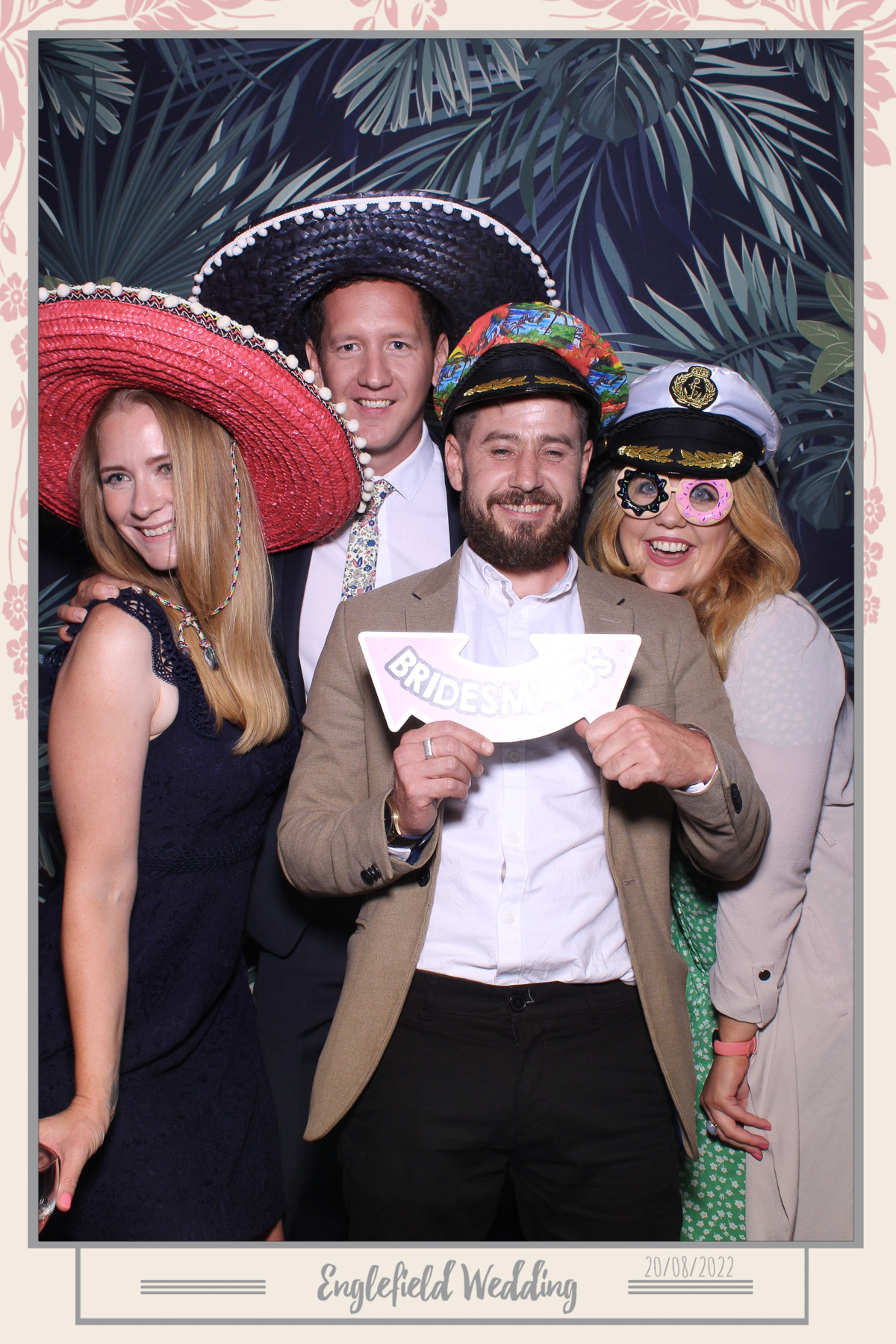 Englefield Wedding - Selfie Mirror | View more photos from the event at gallery.freshbooths.com/u/FreshBooths/Englefield-Wedding-Selfie-Mirror