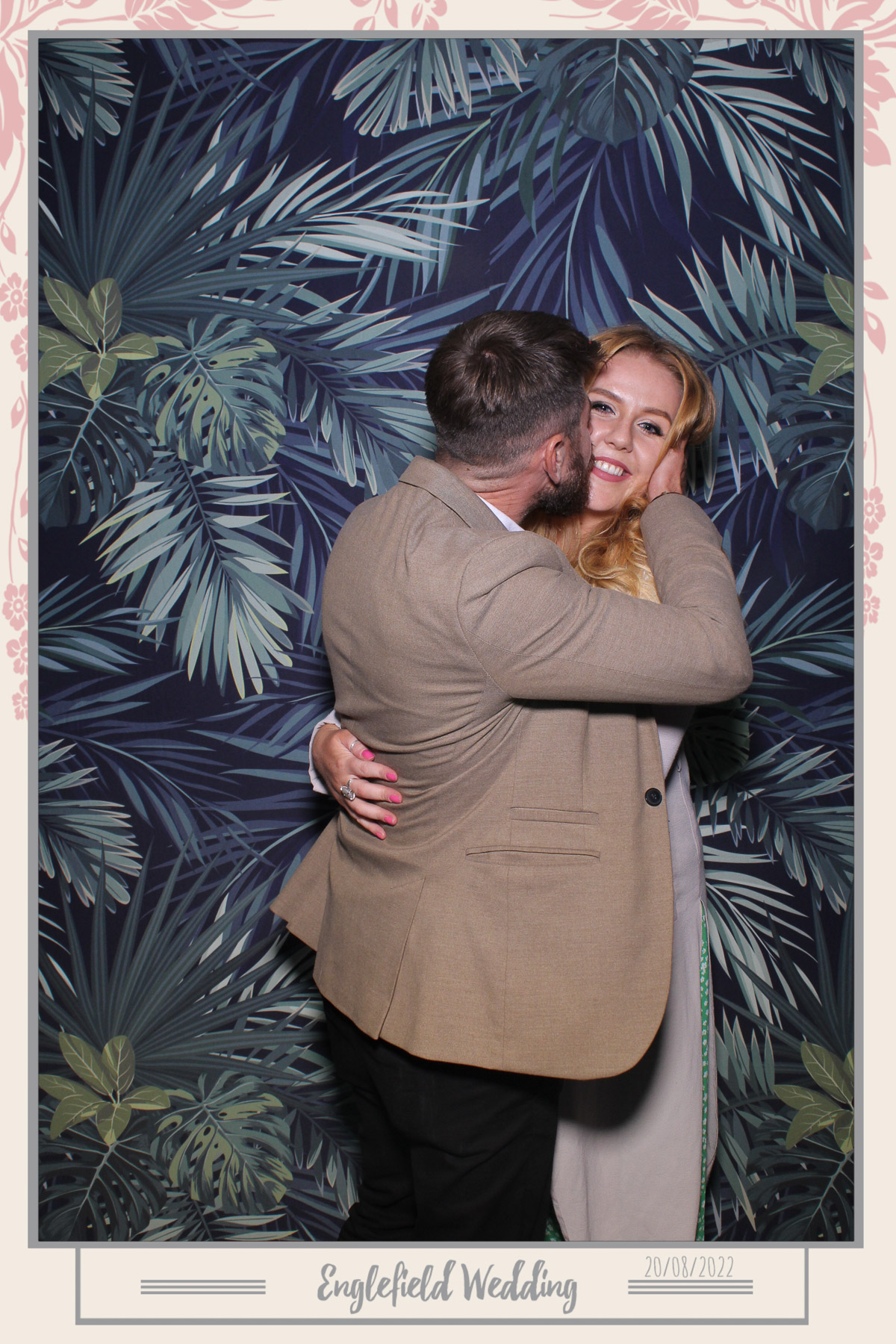 Englefield Wedding - Selfie Mirror | View more photos from the event at gallery.freshbooths.com/u/FreshBooths/Englefield-Wedding-Selfie-Mirror