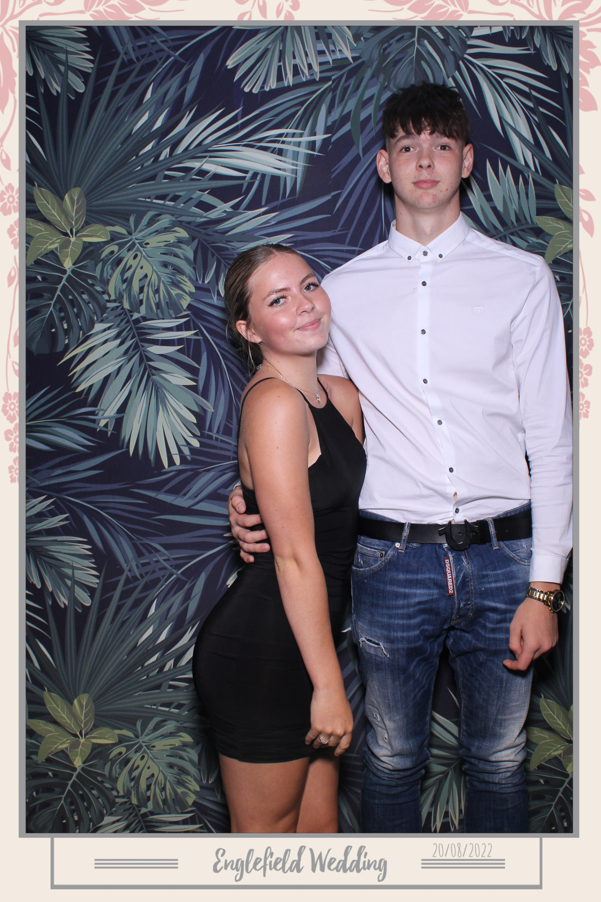 Englefield Wedding - Selfie Mirror | View more photos from the event at gallery.freshbooths.com/u/FreshBooths/Englefield-Wedding-Selfie-Mirror