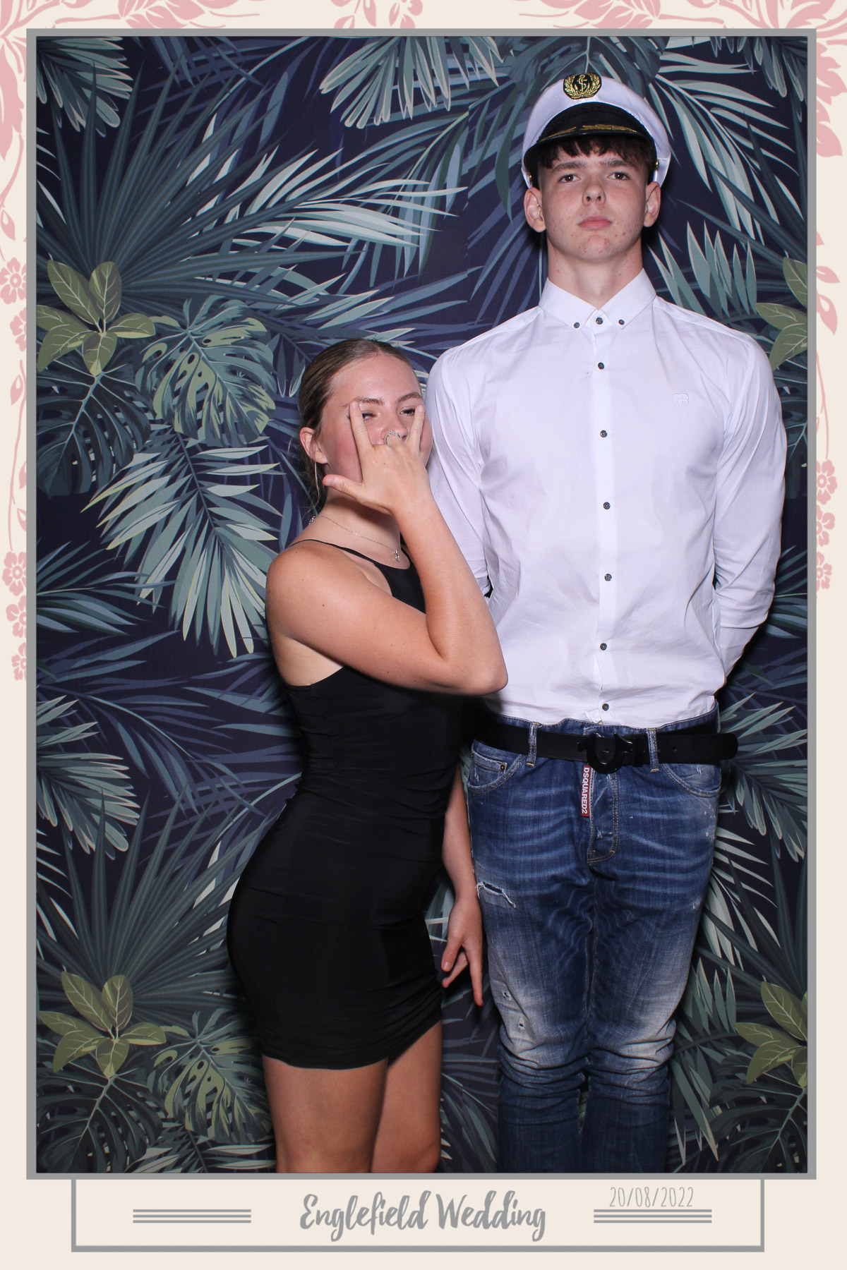 Englefield Wedding - Selfie Mirror | View more photos from the event at gallery.freshbooths.com/u/FreshBooths/Englefield-Wedding-Selfie-Mirror