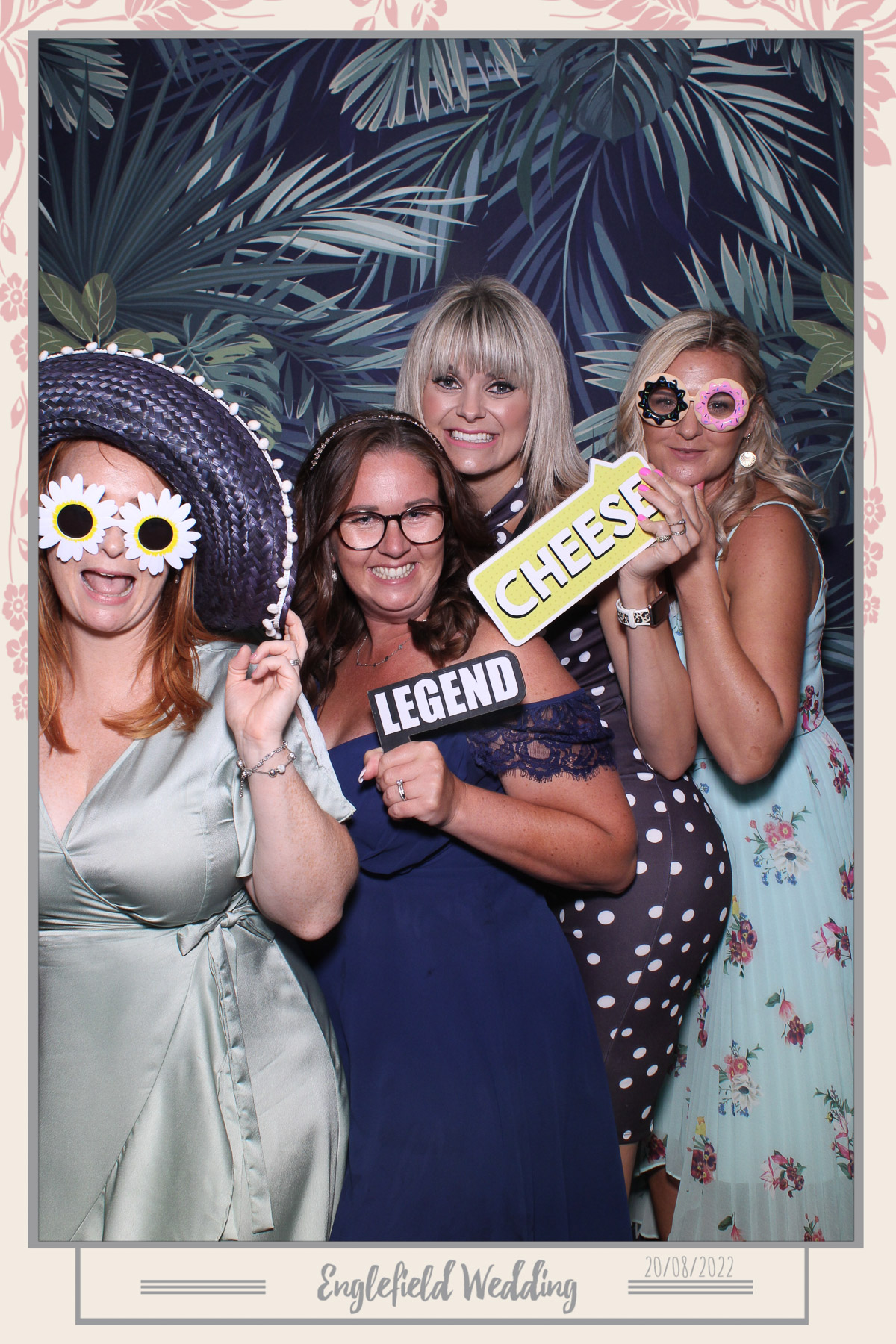 Englefield Wedding - Selfie Mirror | View more photos from the event at gallery.freshbooths.com/u/FreshBooths/Englefield-Wedding-Selfie-Mirror
