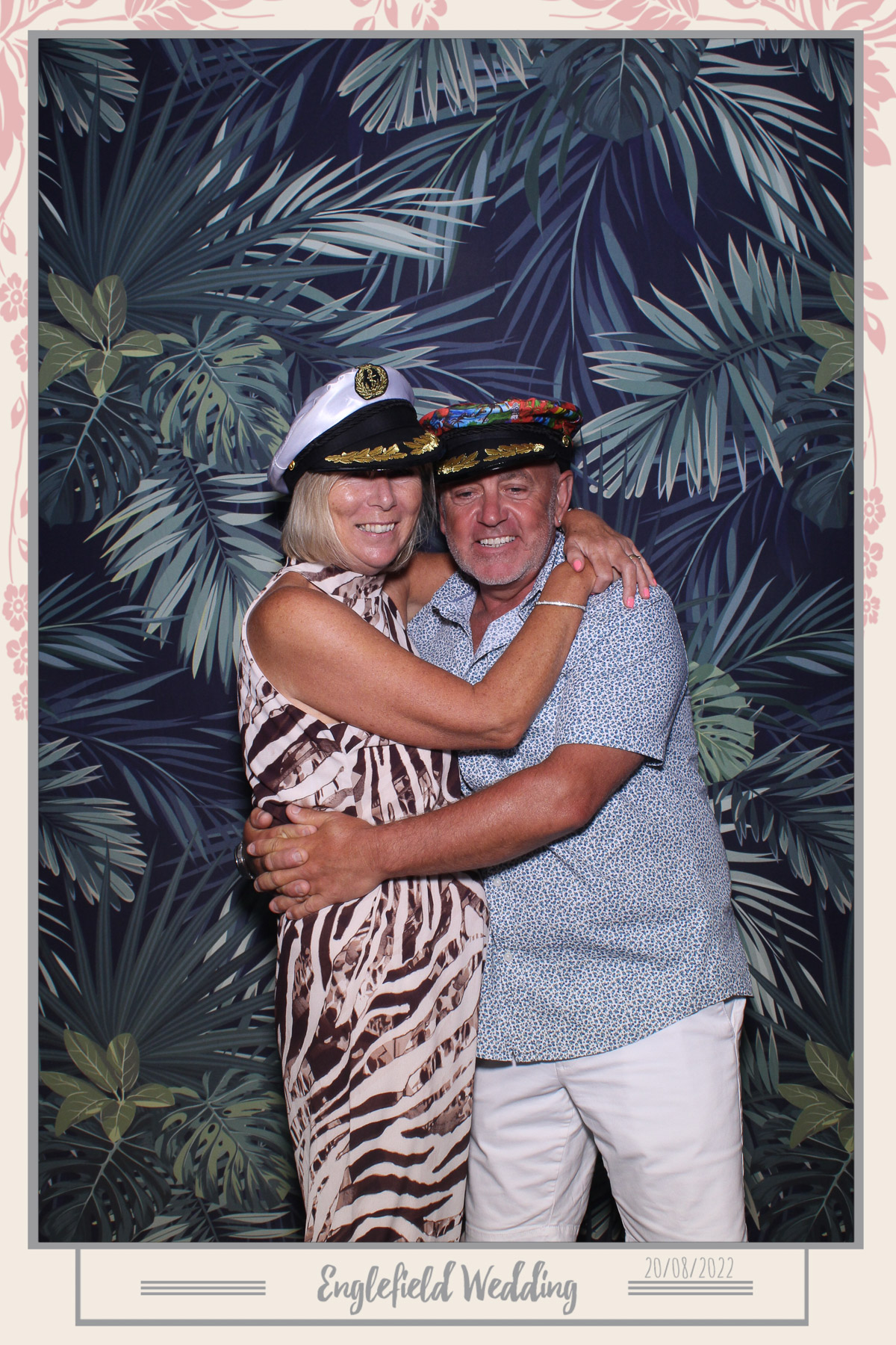 Englefield Wedding - Selfie Mirror | View more photos from the event at gallery.freshbooths.com/u/FreshBooths/Englefield-Wedding-Selfie-Mirror