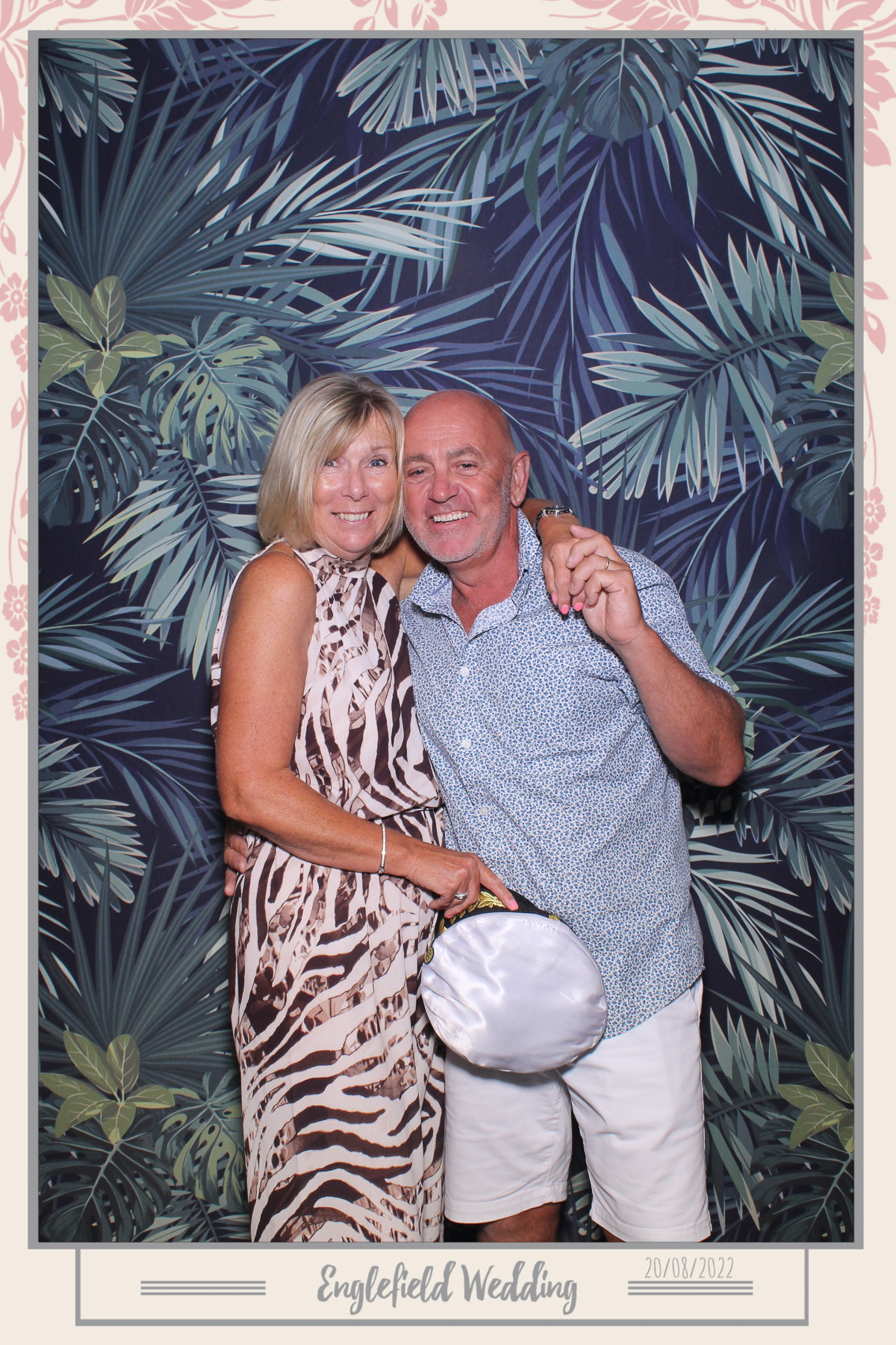Englefield Wedding - Selfie Mirror | View more photos from the event at gallery.freshbooths.com/u/FreshBooths/Englefield-Wedding-Selfie-Mirror