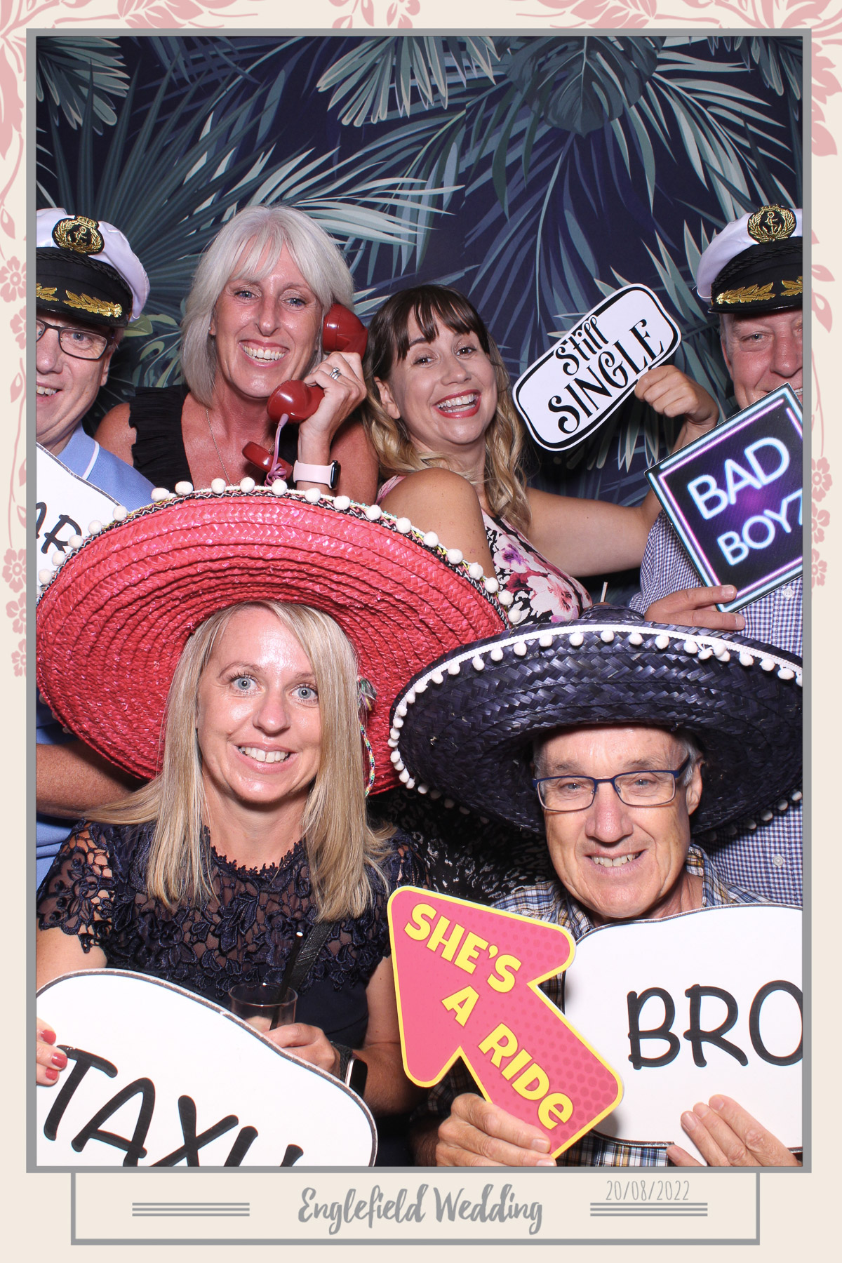 Englefield Wedding - Selfie Mirror | View more photos from the event at gallery.freshbooths.com/u/FreshBooths/Englefield-Wedding-Selfie-Mirror