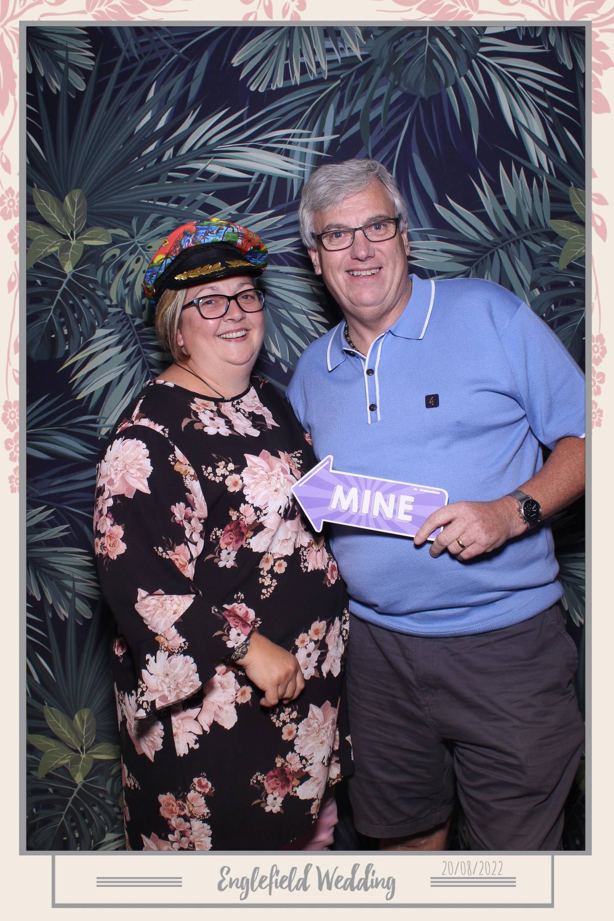 Englefield Wedding - Selfie Mirror | View more photos from the event at gallery.freshbooths.com/u/FreshBooths/Englefield-Wedding-Selfie-Mirror