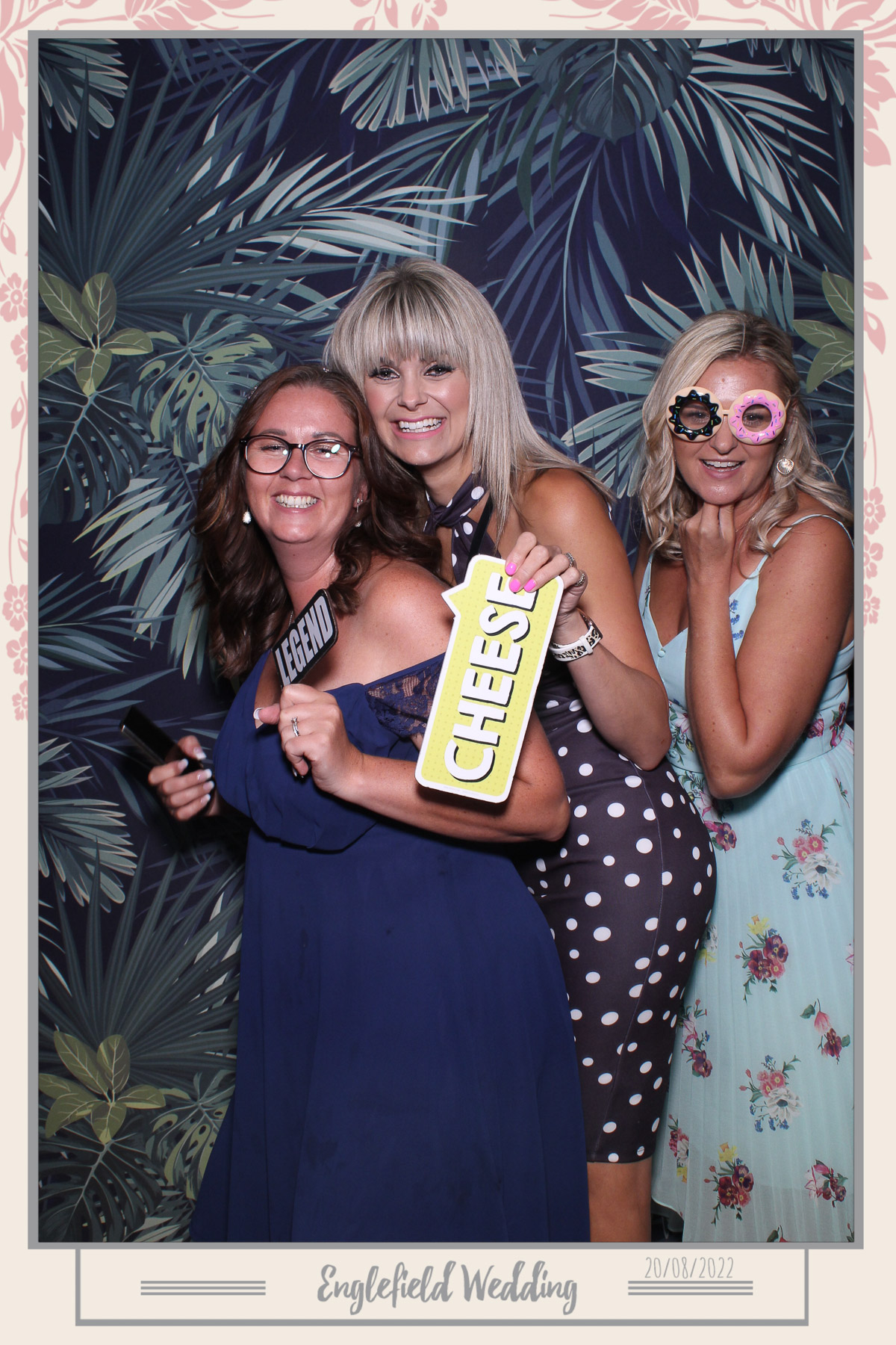 Englefield Wedding - Selfie Mirror | View more photos from the event at gallery.freshbooths.com/u/FreshBooths/Englefield-Wedding-Selfie-Mirror