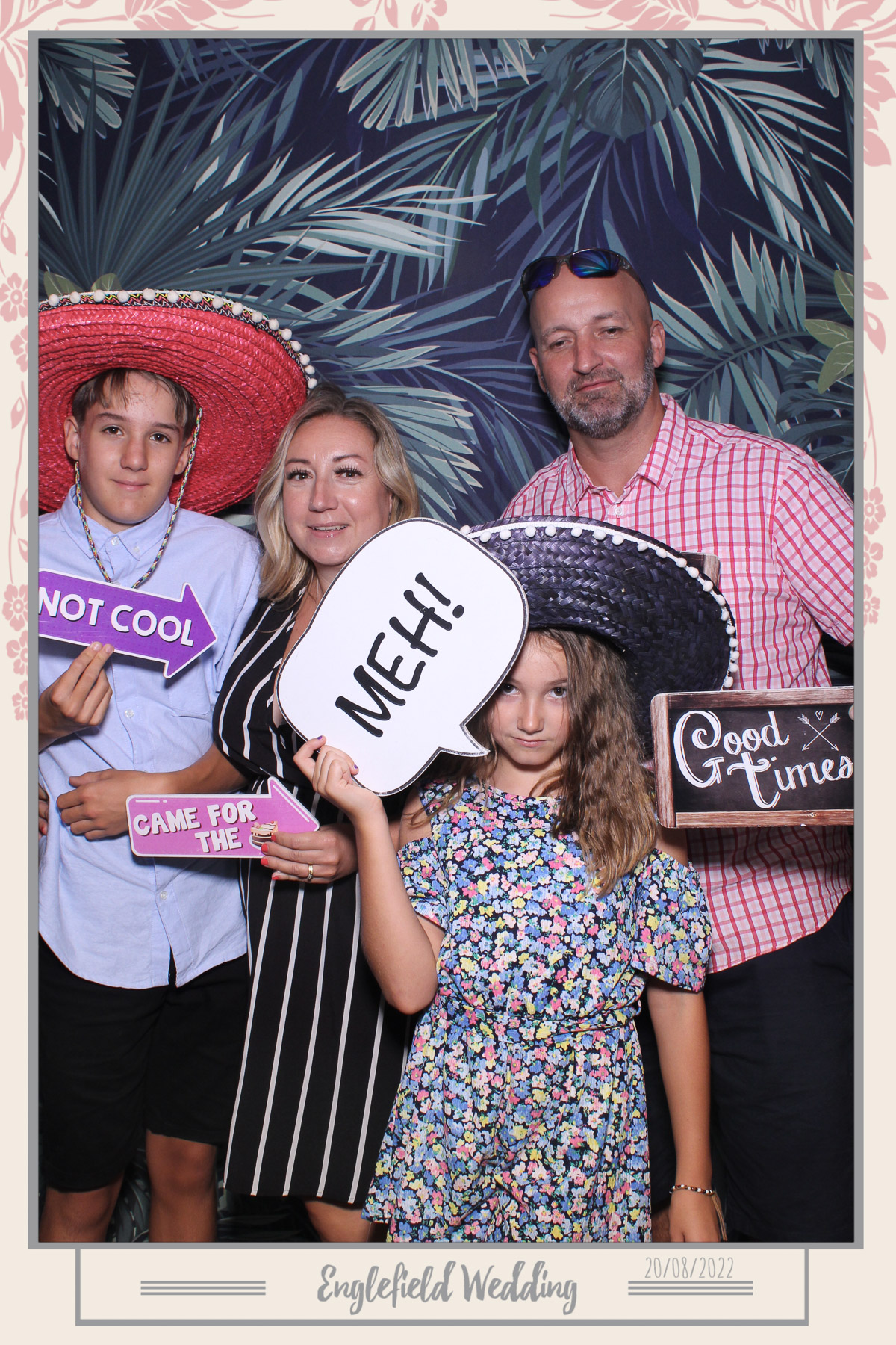 Englefield Wedding - Selfie Mirror | View more photos from the event at gallery.freshbooths.com/u/FreshBooths/Englefield-Wedding-Selfie-Mirror