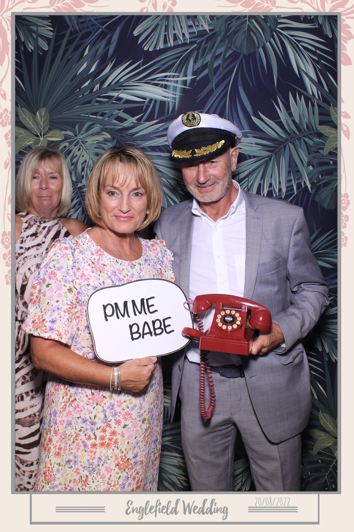 Englefield Wedding - Selfie Mirror | View more photos from the event at gallery.freshbooths.com/u/FreshBooths/Englefield-Wedding-Selfie-Mirror