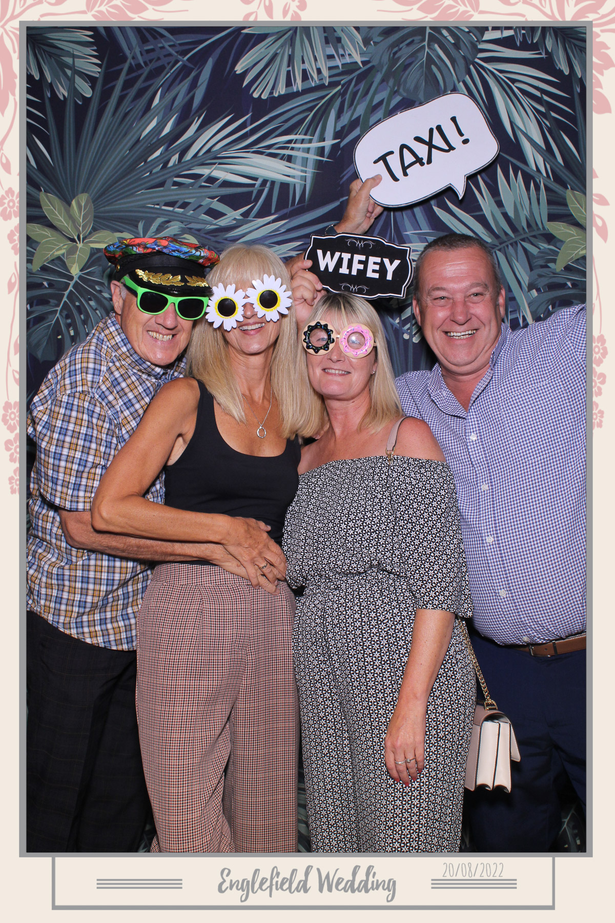 Englefield Wedding - Selfie Mirror | View more photos from the event at gallery.freshbooths.com/u/FreshBooths/Englefield-Wedding-Selfie-Mirror