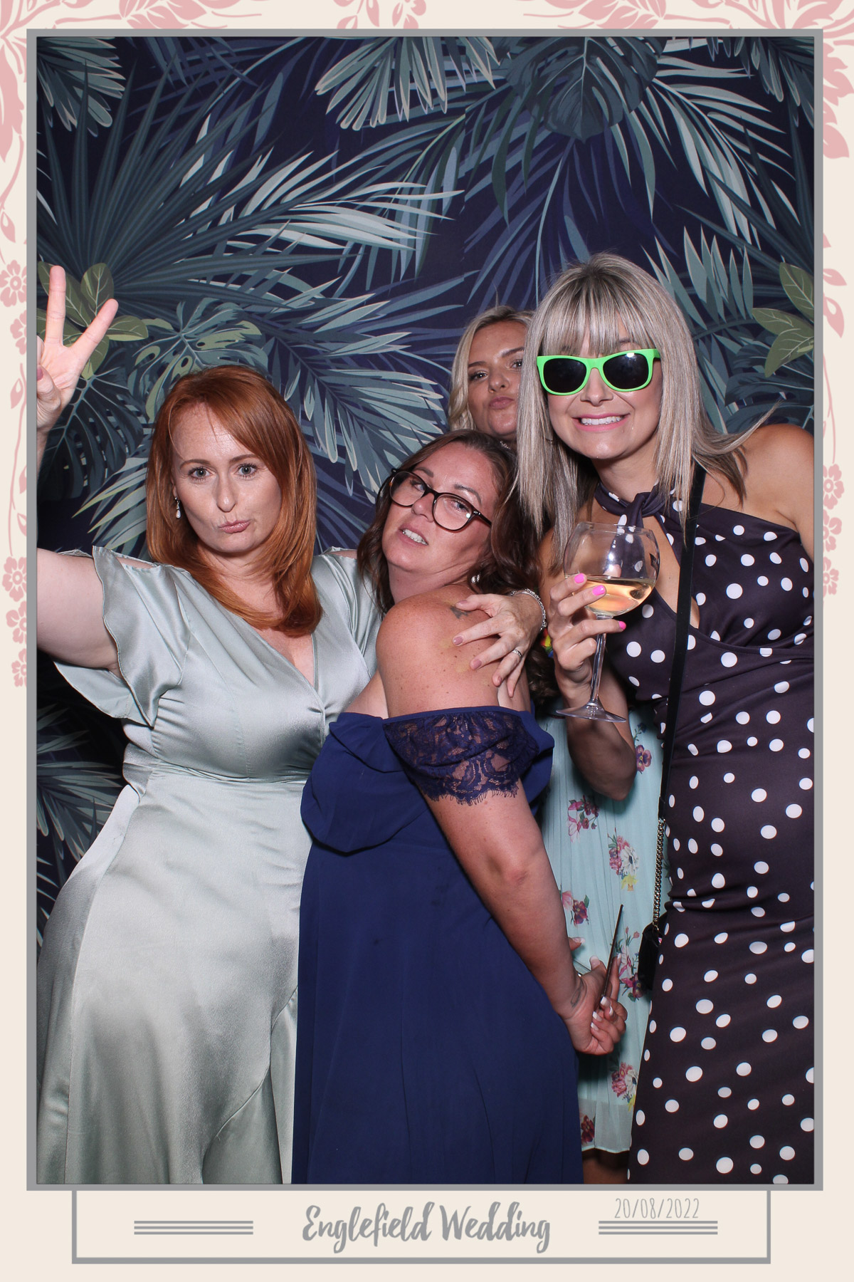 Englefield Wedding - Selfie Mirror | View more photos from the event at gallery.freshbooths.com/u/FreshBooths/Englefield-Wedding-Selfie-Mirror