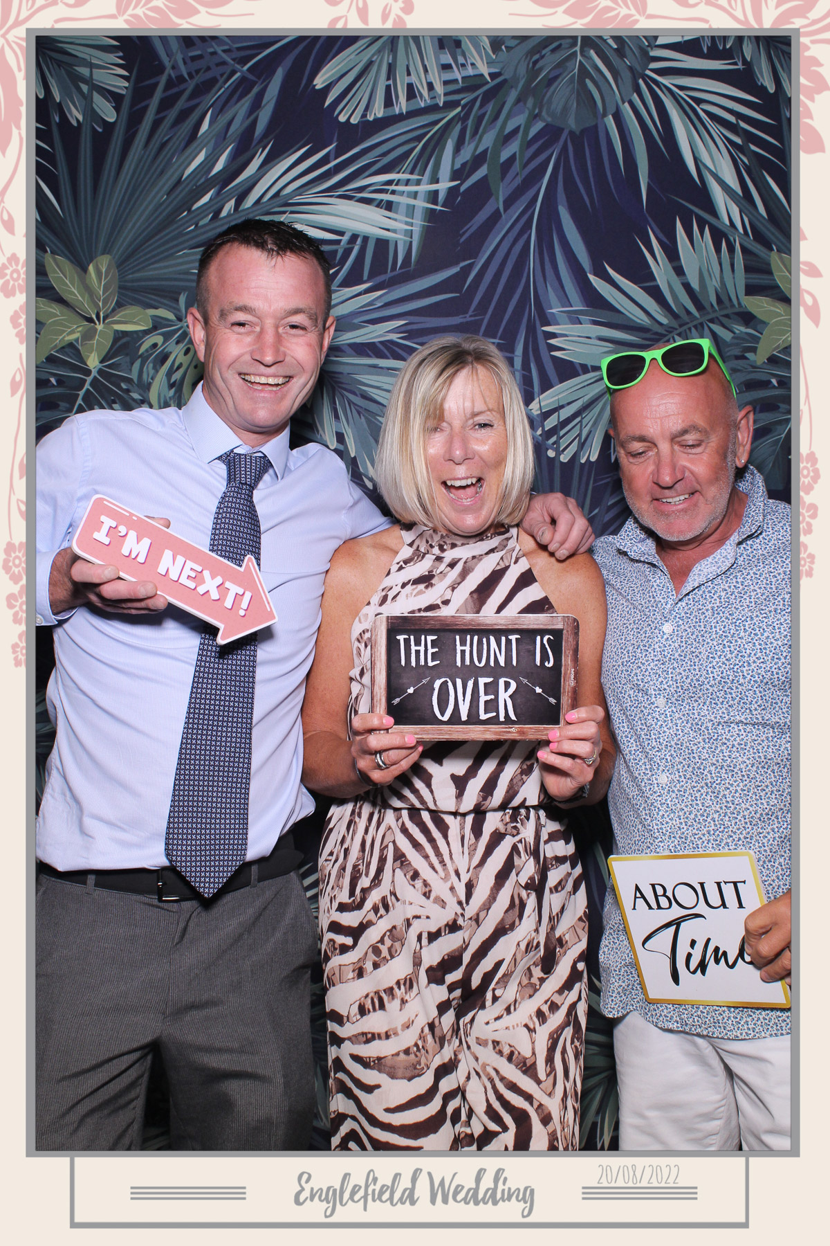 Englefield Wedding - Selfie Mirror | View more photos from the event at gallery.freshbooths.com/u/FreshBooths/Englefield-Wedding-Selfie-Mirror