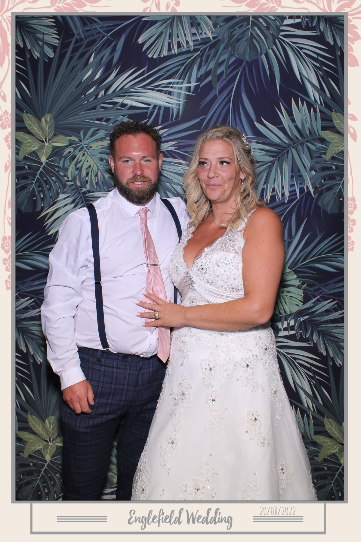 Englefield Wedding - Selfie Mirror | View more photos from the event at gallery.freshbooths.com/u/FreshBooths/Englefield-Wedding-Selfie-Mirror