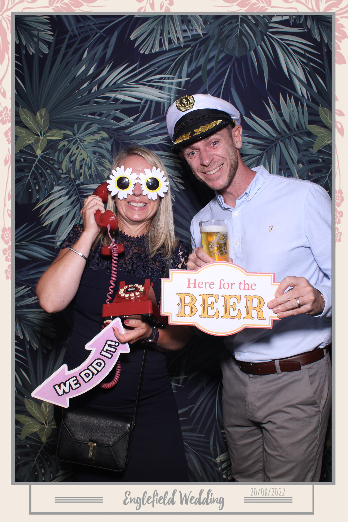 Englefield Wedding - Selfie Mirror | View more photos from the event at gallery.freshbooths.com/u/FreshBooths/Englefield-Wedding-Selfie-Mirror
