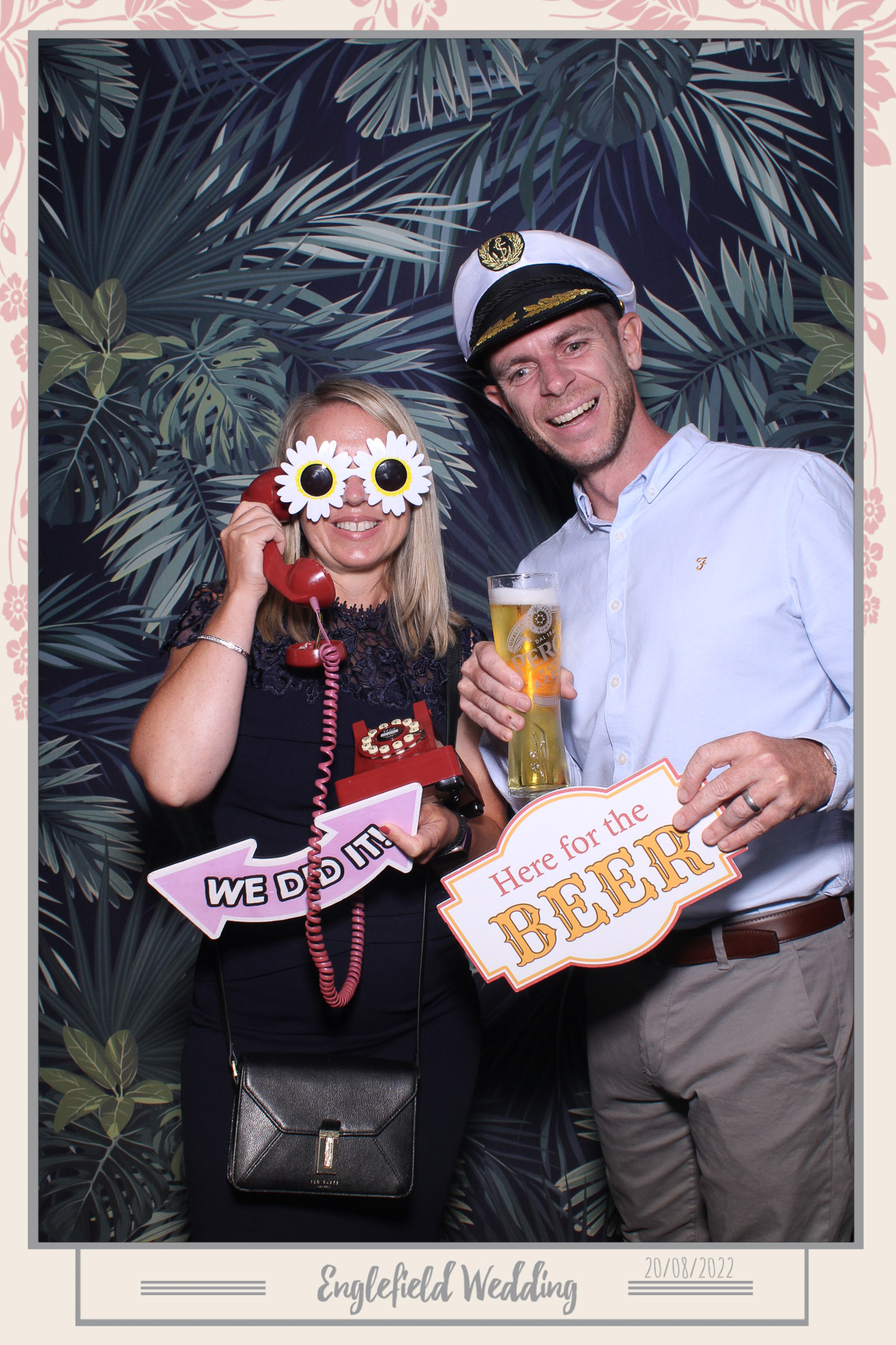 Englefield Wedding - Selfie Mirror | View more photos from the event at gallery.freshbooths.com/u/FreshBooths/Englefield-Wedding-Selfie-Mirror