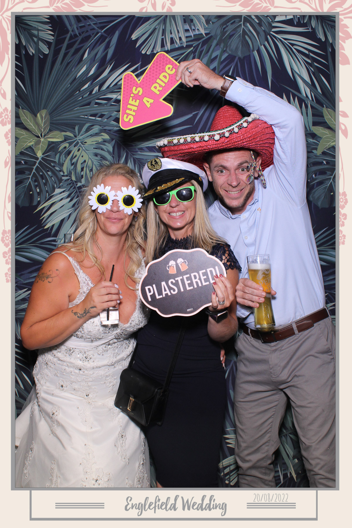 Englefield Wedding - Selfie Mirror | View more photos from the event at gallery.freshbooths.com/u/FreshBooths/Englefield-Wedding-Selfie-Mirror
