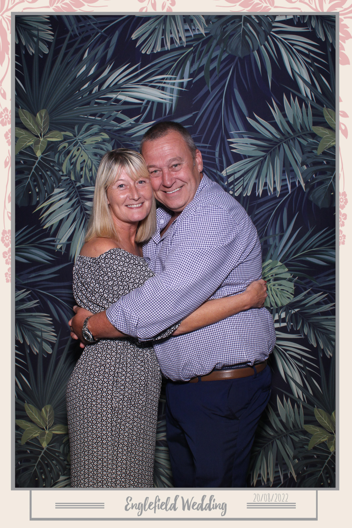 Englefield Wedding - Selfie Mirror | View more photos from the event at gallery.freshbooths.com/u/FreshBooths/Englefield-Wedding-Selfie-Mirror