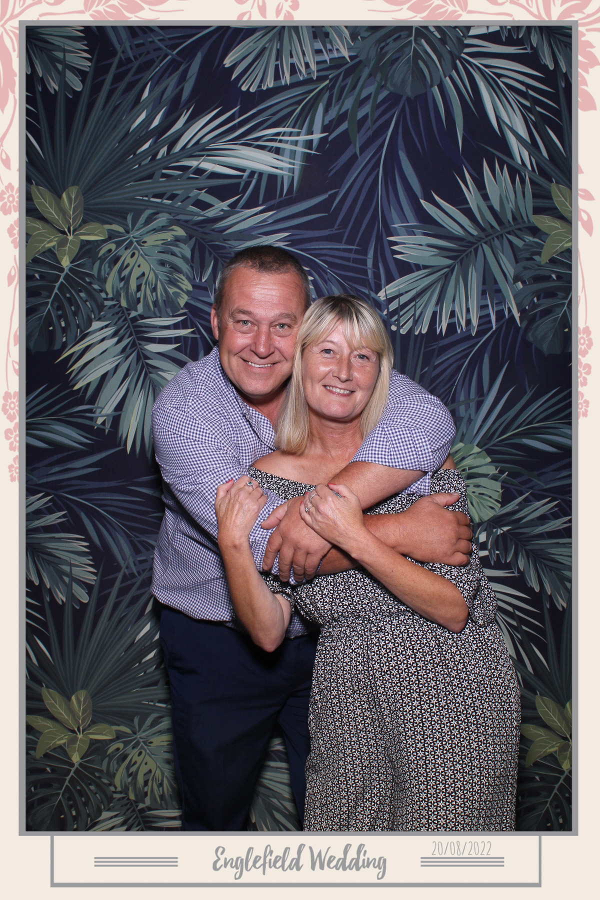 Englefield Wedding - Selfie Mirror | View more photos from the event at gallery.freshbooths.com/u/FreshBooths/Englefield-Wedding-Selfie-Mirror