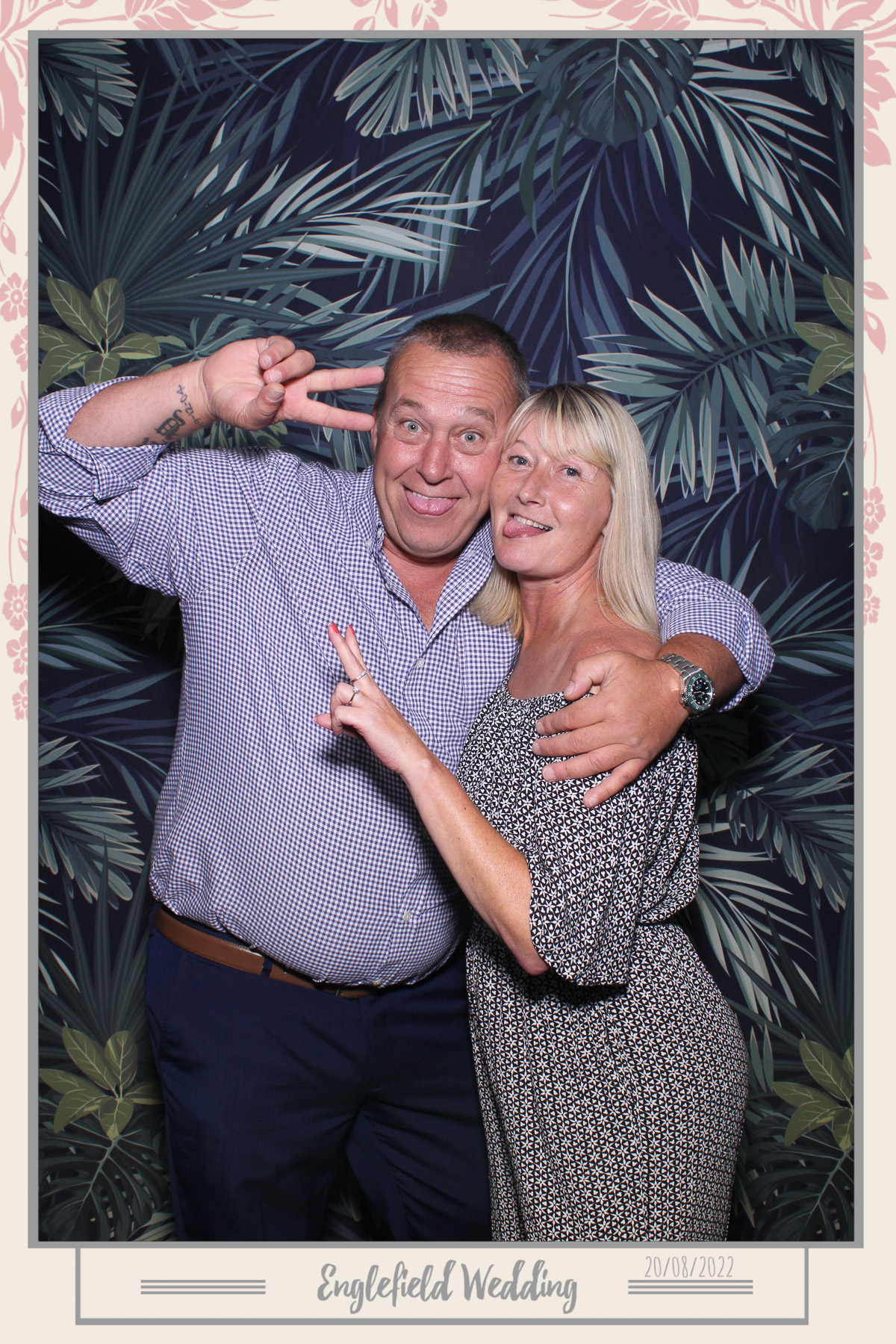 Englefield Wedding - Selfie Mirror | View more photos from the event at gallery.freshbooths.com/u/FreshBooths/Englefield-Wedding-Selfie-Mirror