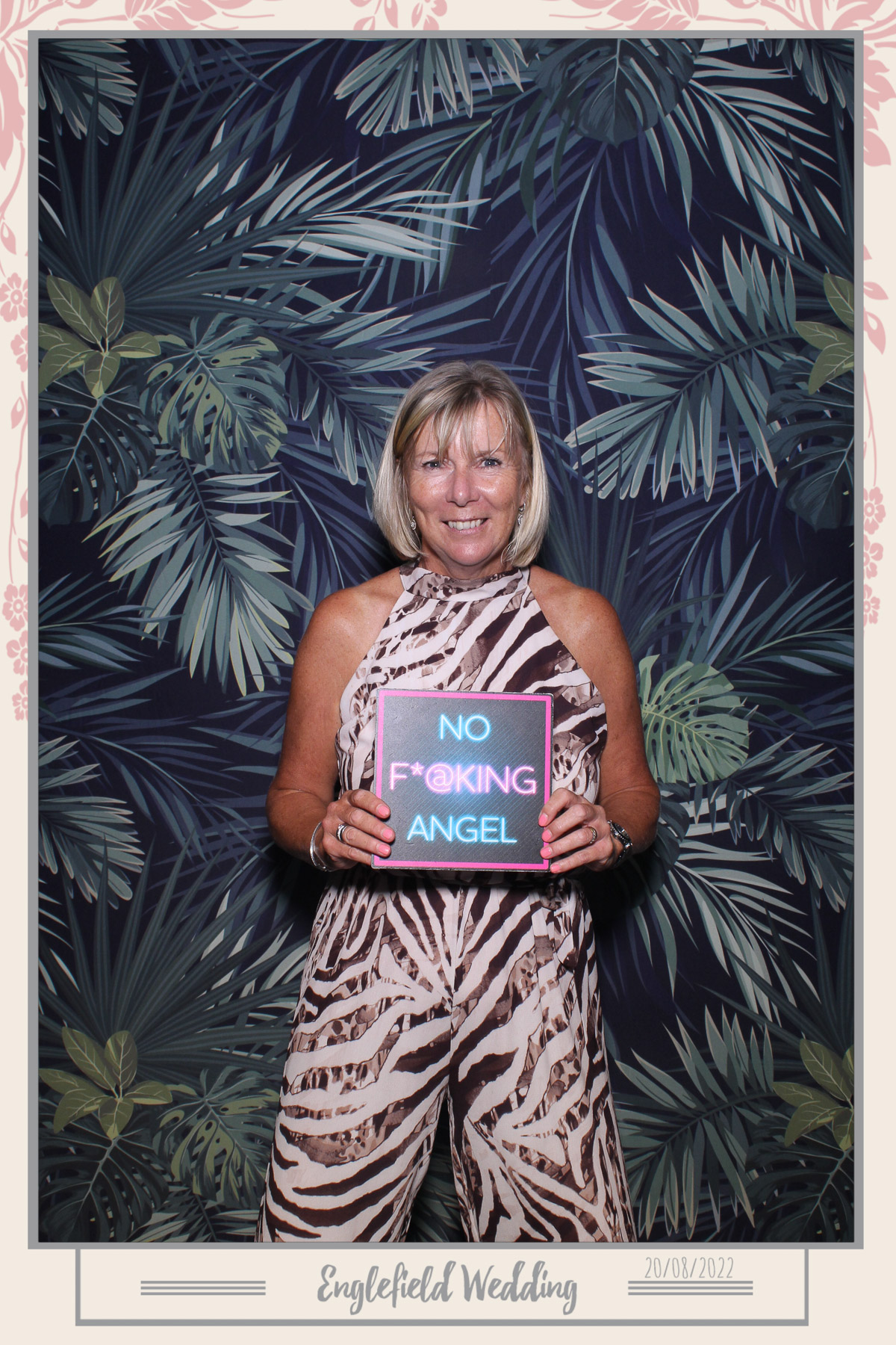 Englefield Wedding - Selfie Mirror | View more photos from the event at gallery.freshbooths.com/u/FreshBooths/Englefield-Wedding-Selfie-Mirror