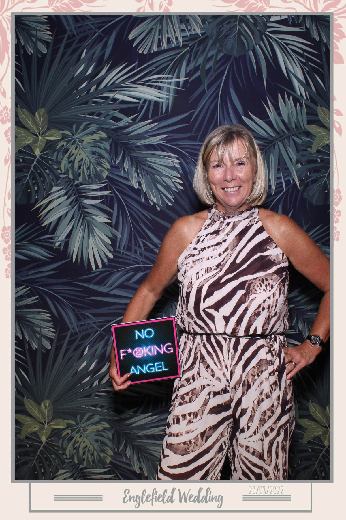 Englefield Wedding - Selfie Mirror | View more photos from the event at gallery.freshbooths.com/u/FreshBooths/Englefield-Wedding-Selfie-Mirror