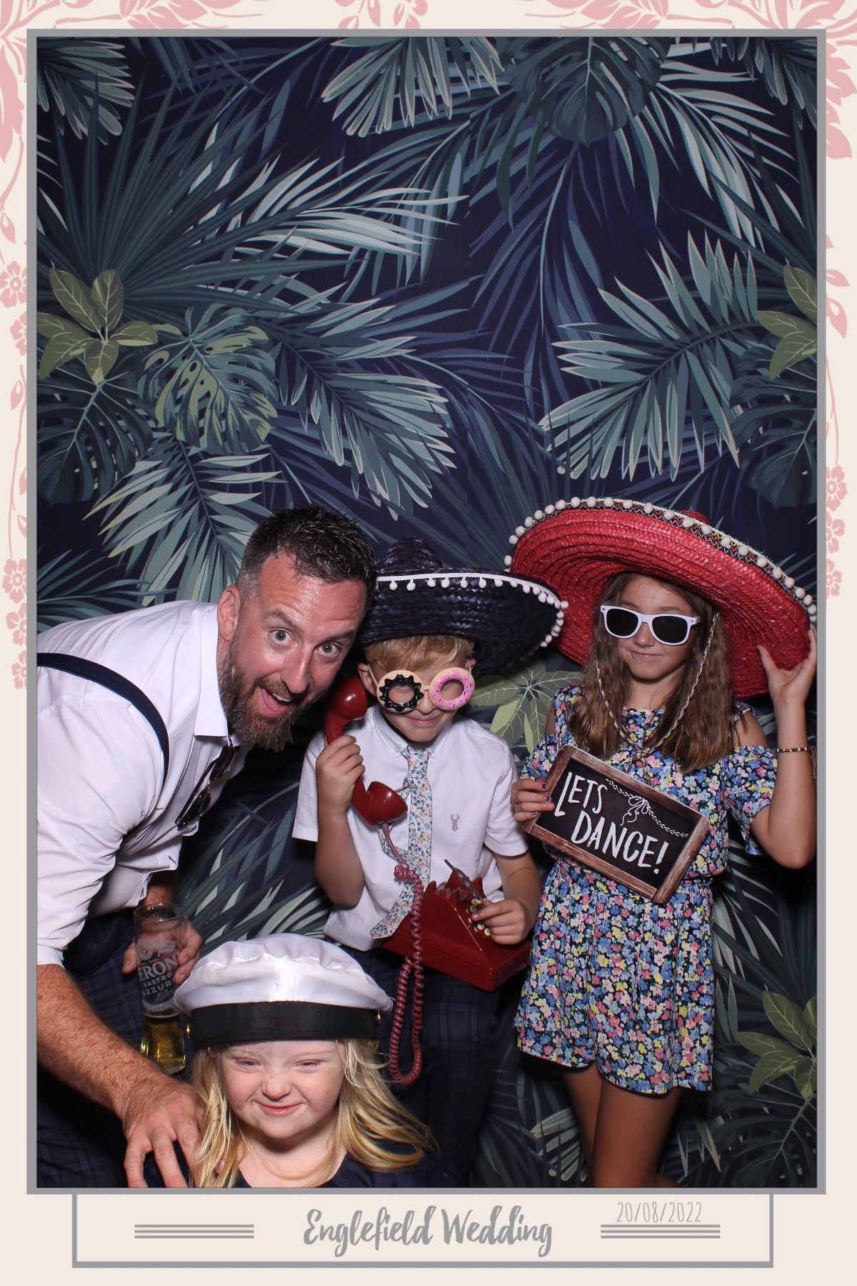 Englefield Wedding - Selfie Mirror | View more photos from the event at gallery.freshbooths.com/u/FreshBooths/Englefield-Wedding-Selfie-Mirror