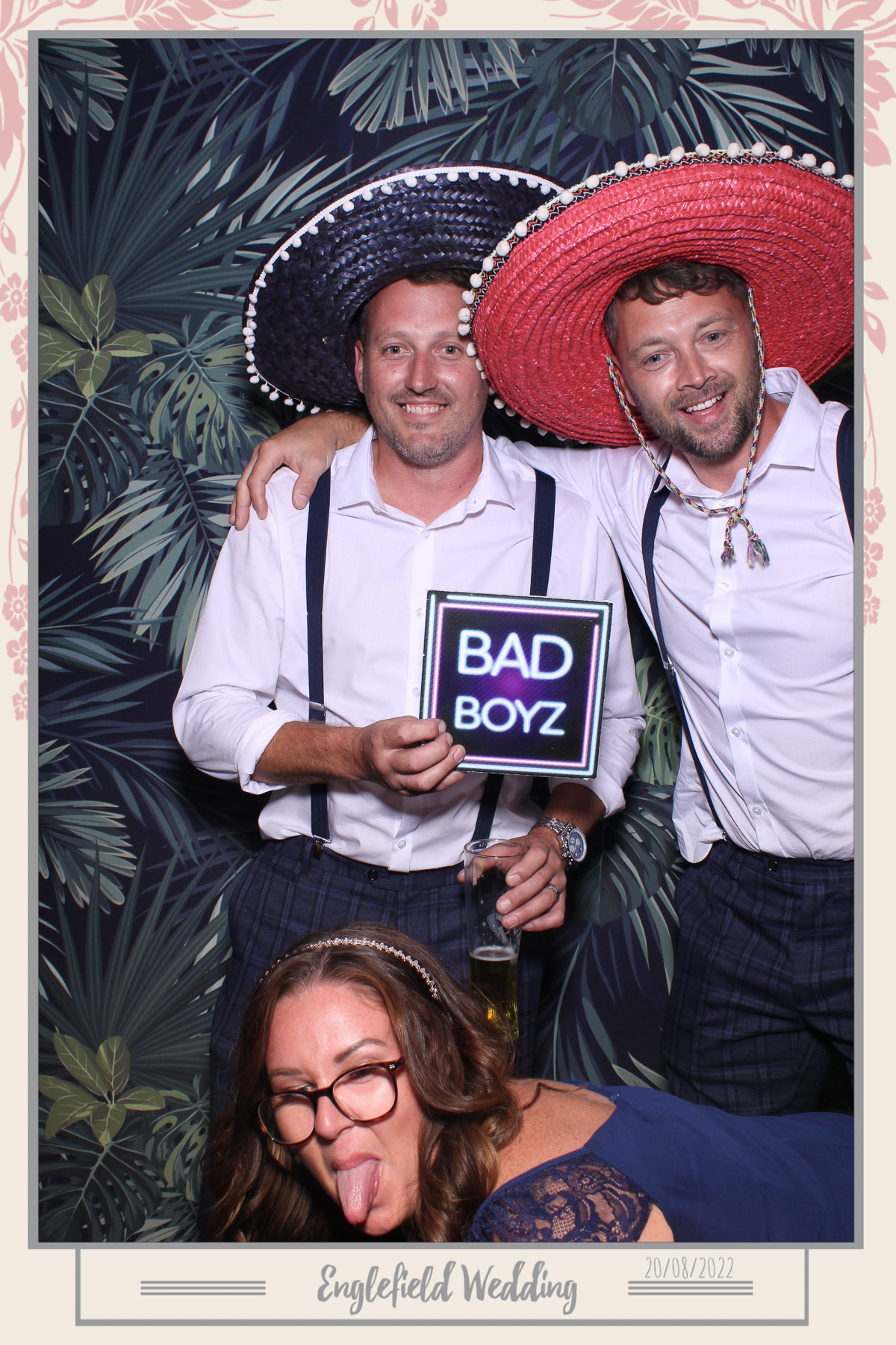Englefield Wedding - Selfie Mirror | View more photos from the event at gallery.freshbooths.com/u/FreshBooths/Englefield-Wedding-Selfie-Mirror