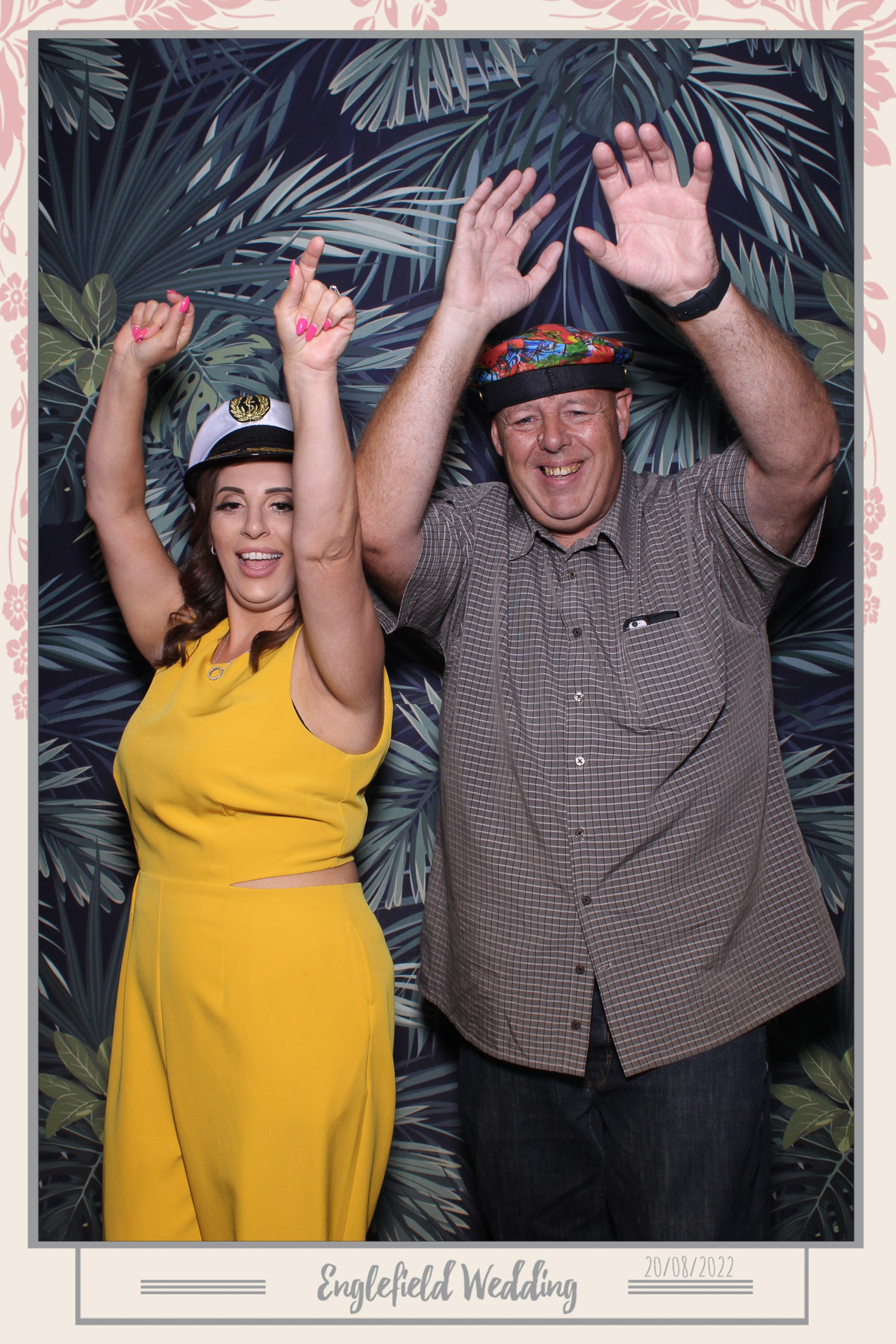 Englefield Wedding - Selfie Mirror | View more photos from the event at gallery.freshbooths.com/u/FreshBooths/Englefield-Wedding-Selfie-Mirror