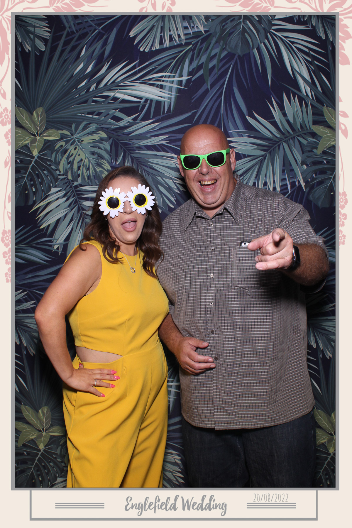 Englefield Wedding - Selfie Mirror | View more photos from the event at gallery.freshbooths.com/u/FreshBooths/Englefield-Wedding-Selfie-Mirror
