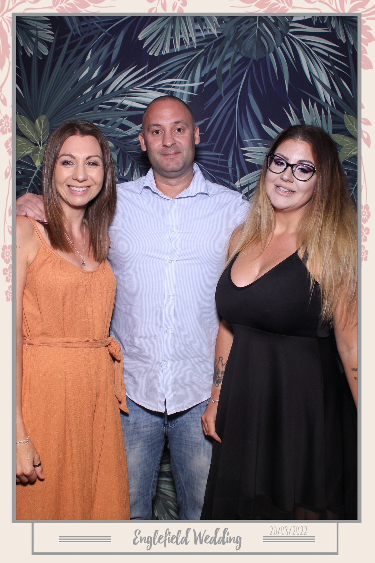 Englefield Wedding - Selfie Mirror | View more photos from the event at gallery.freshbooths.com/u/FreshBooths/Englefield-Wedding-Selfie-Mirror