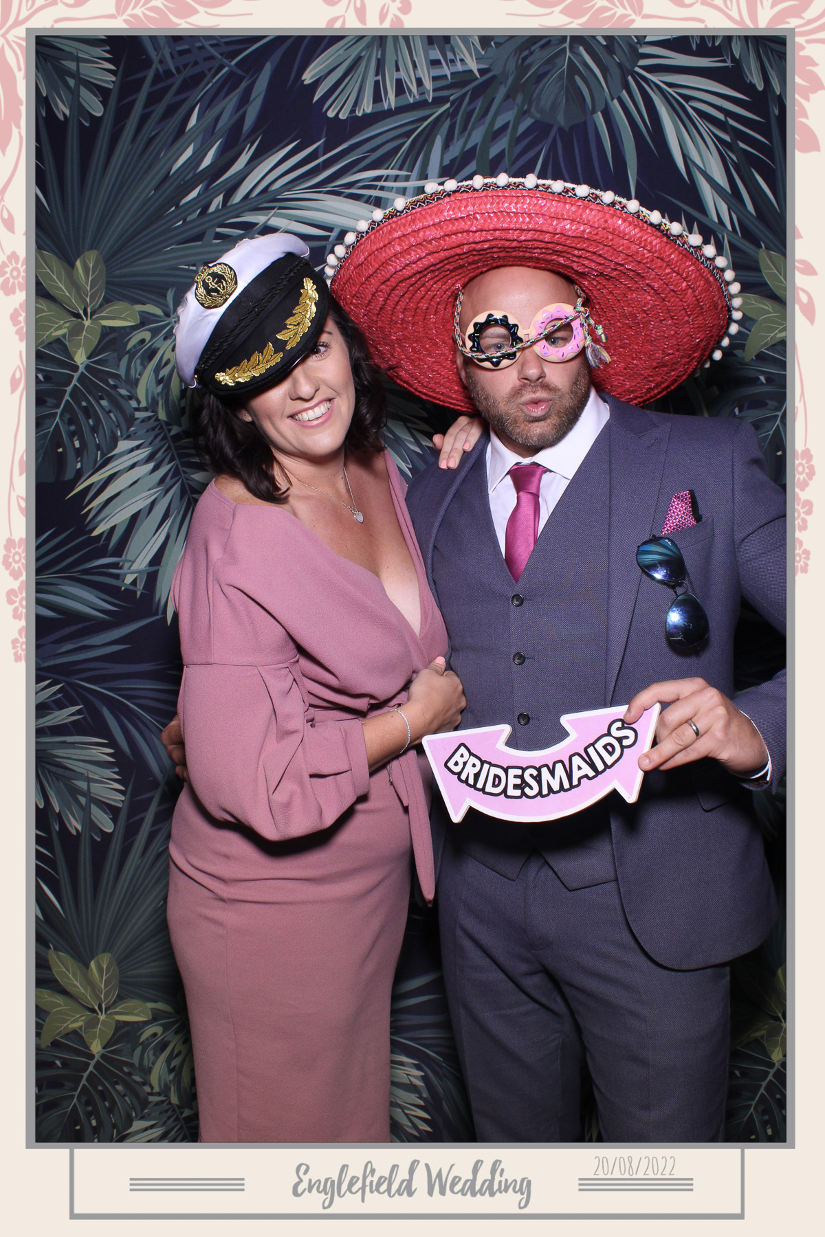 Englefield Wedding - Selfie Mirror | View more photos from the event at gallery.freshbooths.com/u/FreshBooths/Englefield-Wedding-Selfie-Mirror