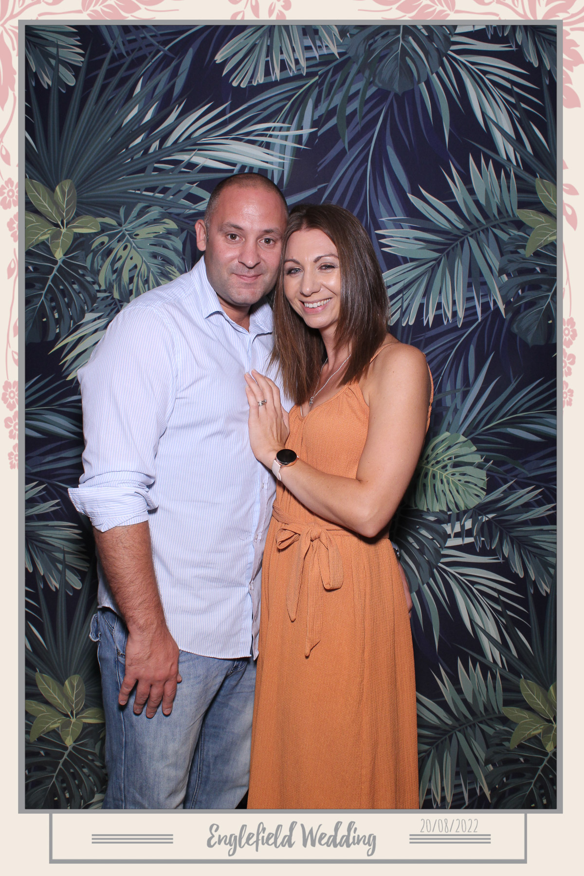 Englefield Wedding - Selfie Mirror | View more photos from the event at gallery.freshbooths.com/u/FreshBooths/Englefield-Wedding-Selfie-Mirror