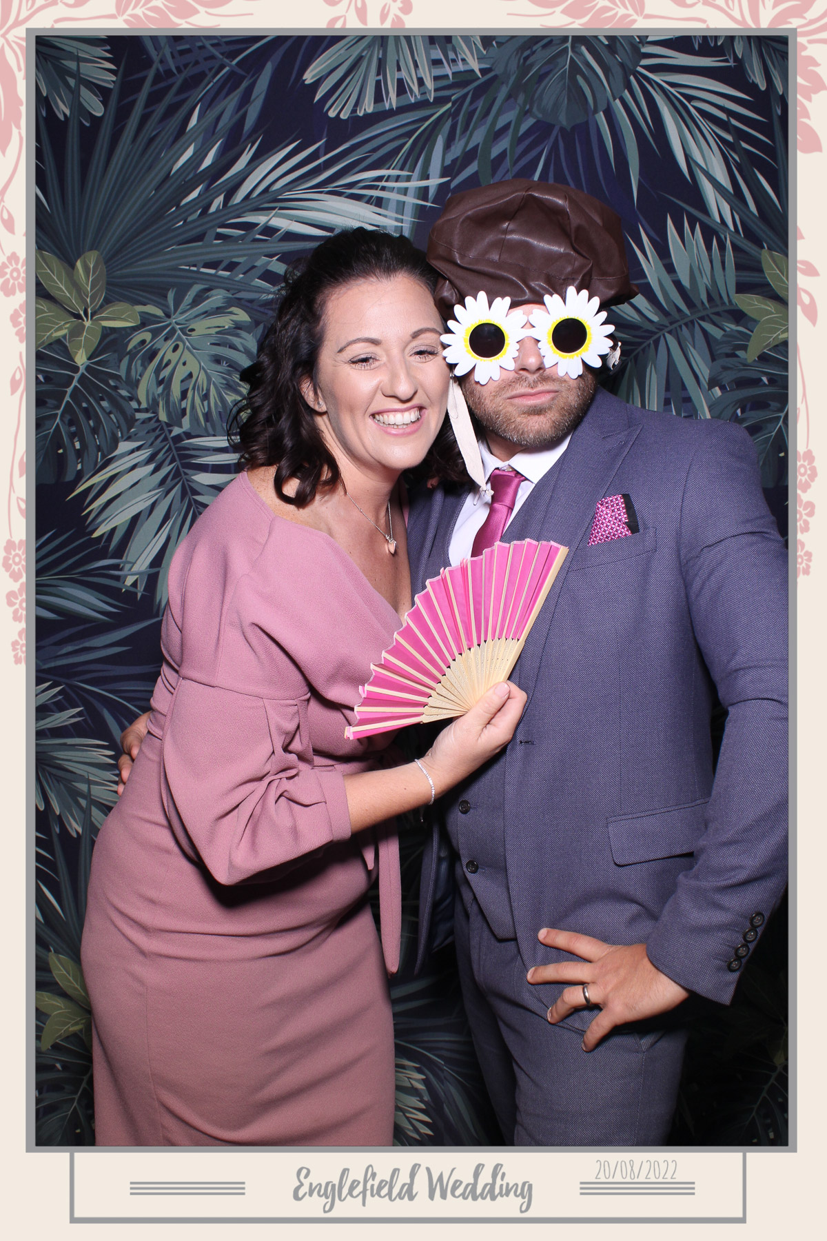Englefield Wedding - Selfie Mirror | View more photos from the event at gallery.freshbooths.com/u/FreshBooths/Englefield-Wedding-Selfie-Mirror
