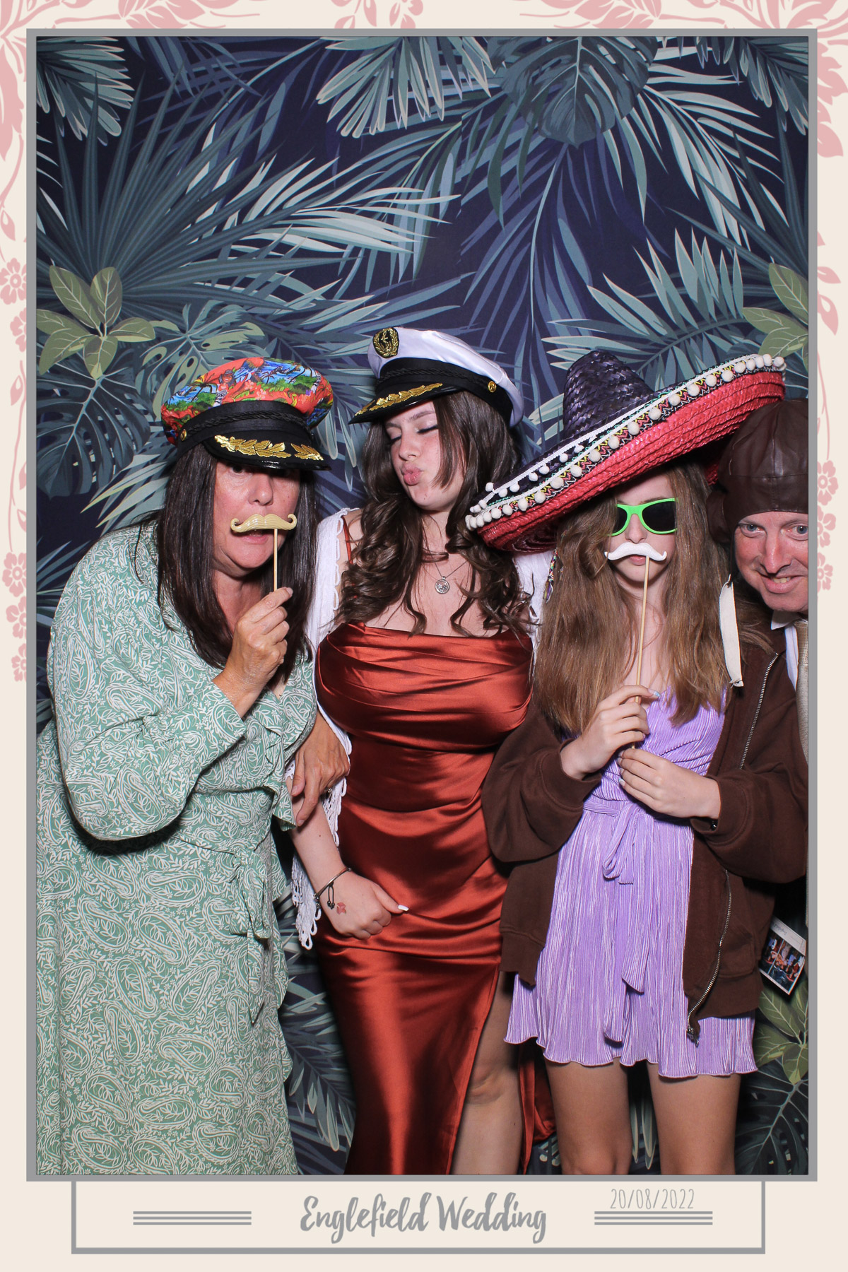 Englefield Wedding - Selfie Mirror | View more photos from the event at gallery.freshbooths.com/u/FreshBooths/Englefield-Wedding-Selfie-Mirror