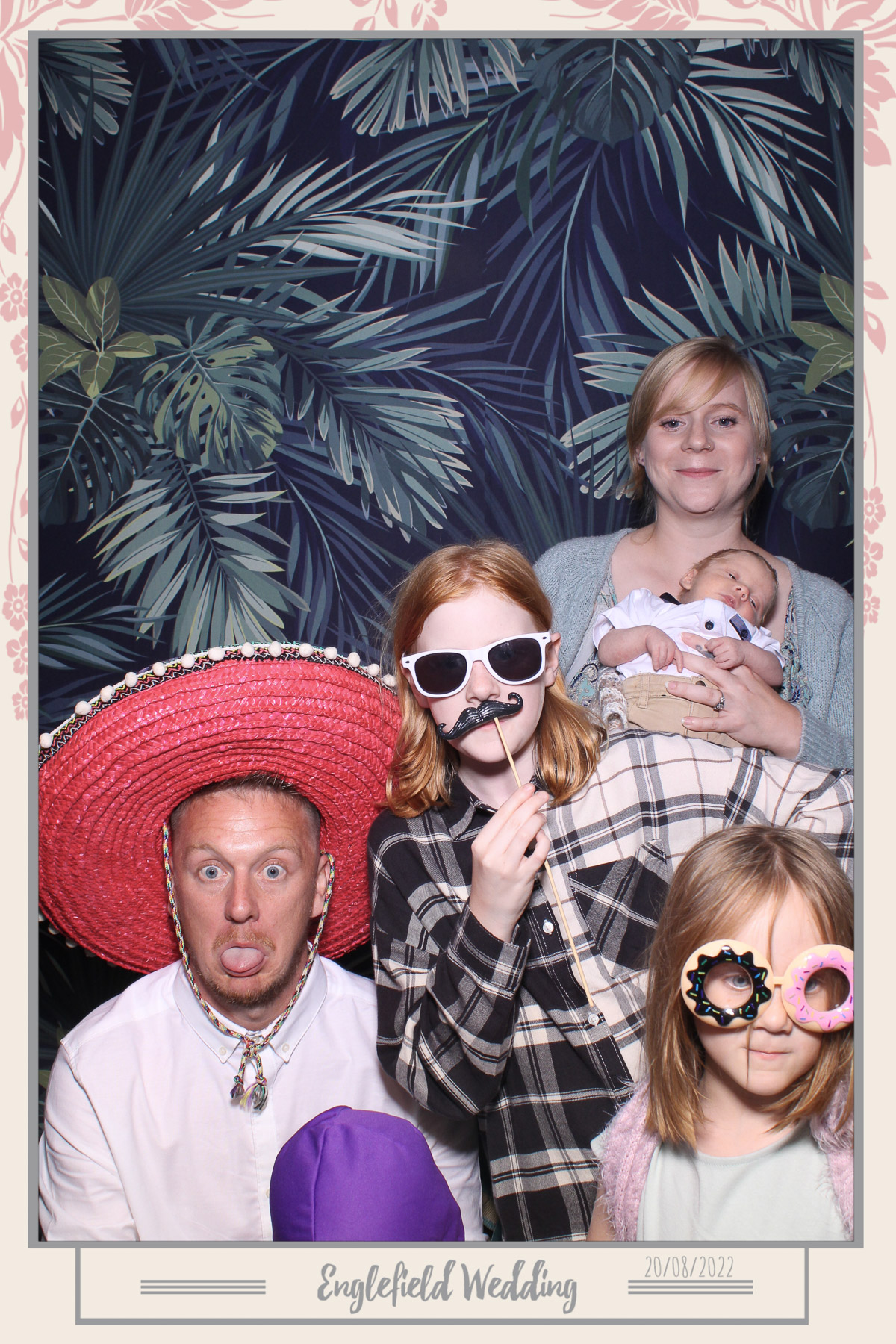 Englefield Wedding - Selfie Mirror | View more photos from the event at gallery.freshbooths.com/u/FreshBooths/Englefield-Wedding-Selfie-Mirror