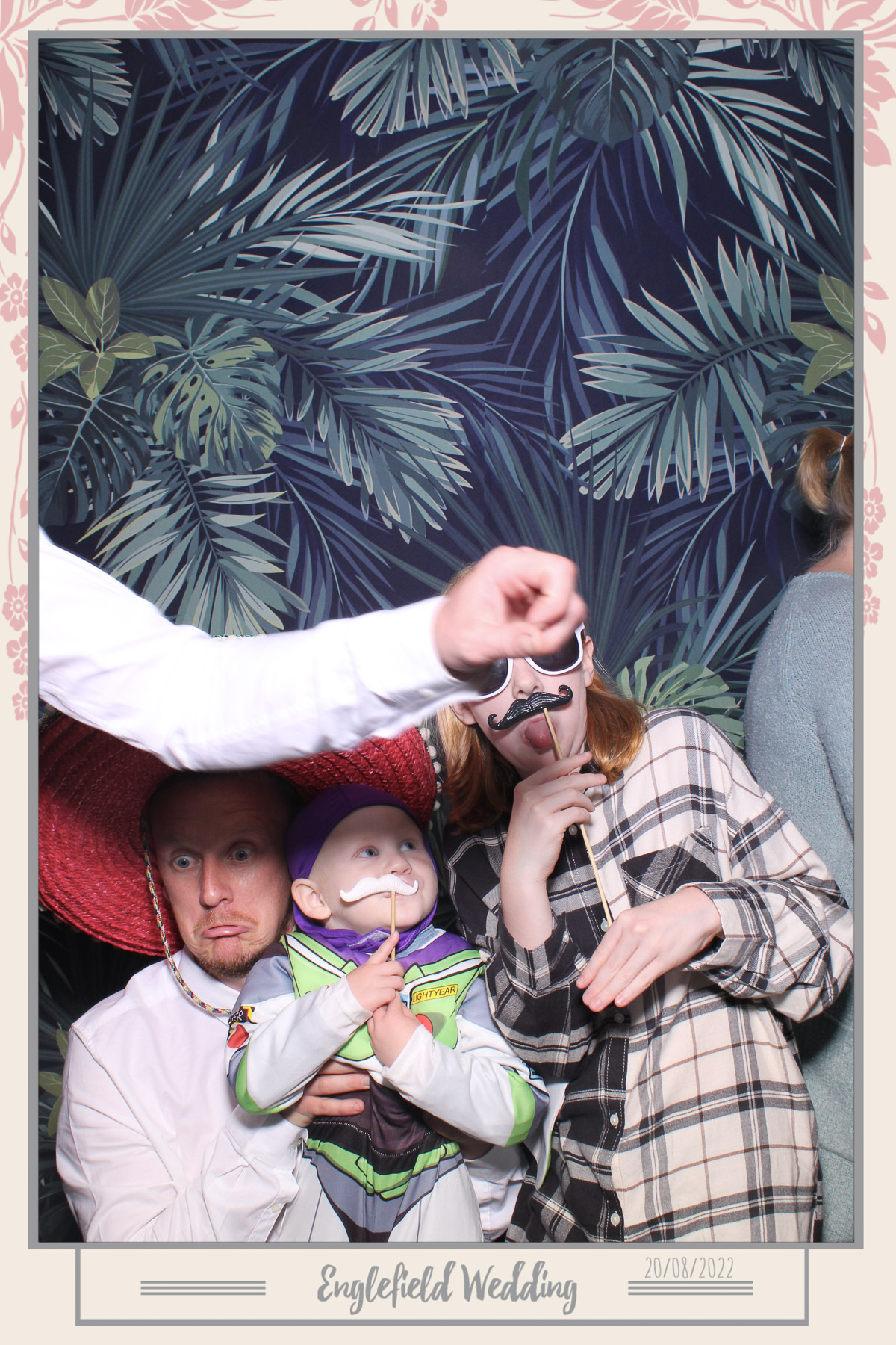 Englefield Wedding - Selfie Mirror | View more photos from the event at gallery.freshbooths.com/u/FreshBooths/Englefield-Wedding-Selfie-Mirror