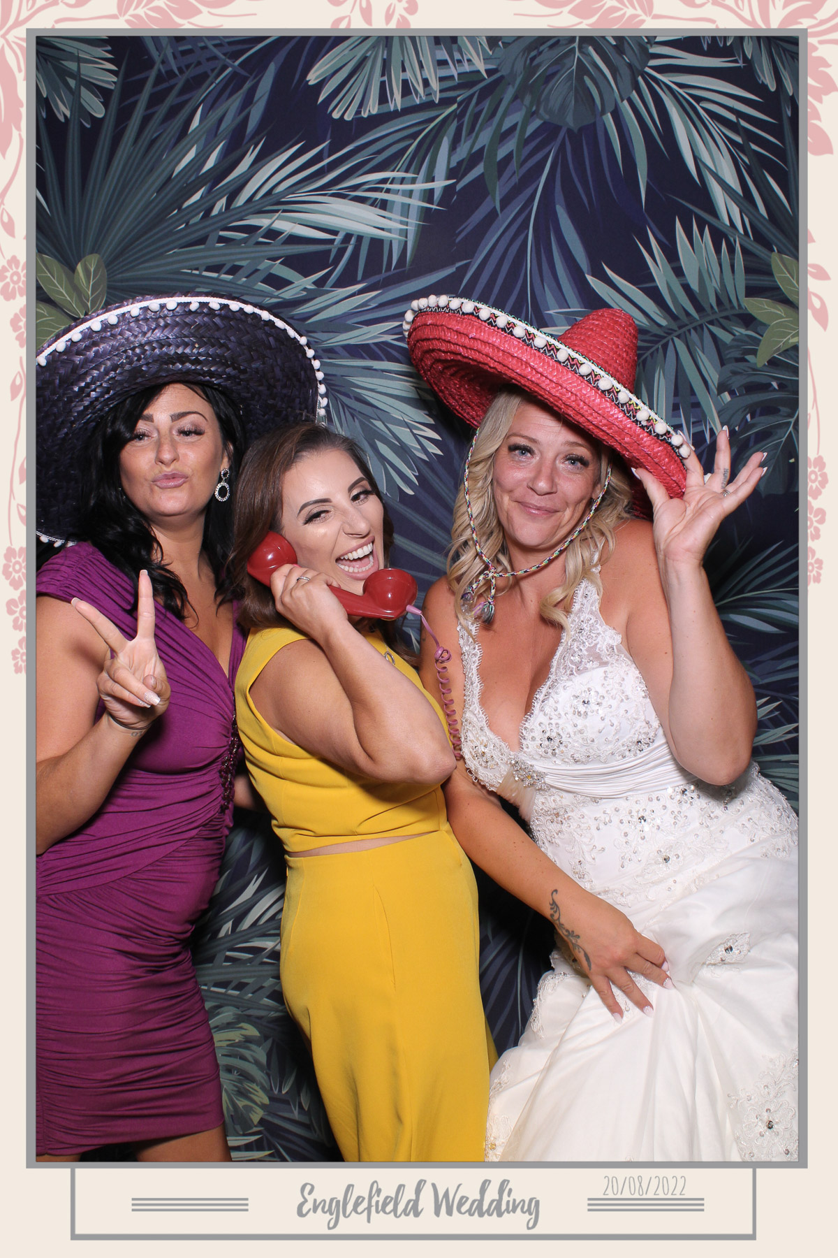 Englefield Wedding - Selfie Mirror | View more photos from the event at gallery.freshbooths.com/u/FreshBooths/Englefield-Wedding-Selfie-Mirror