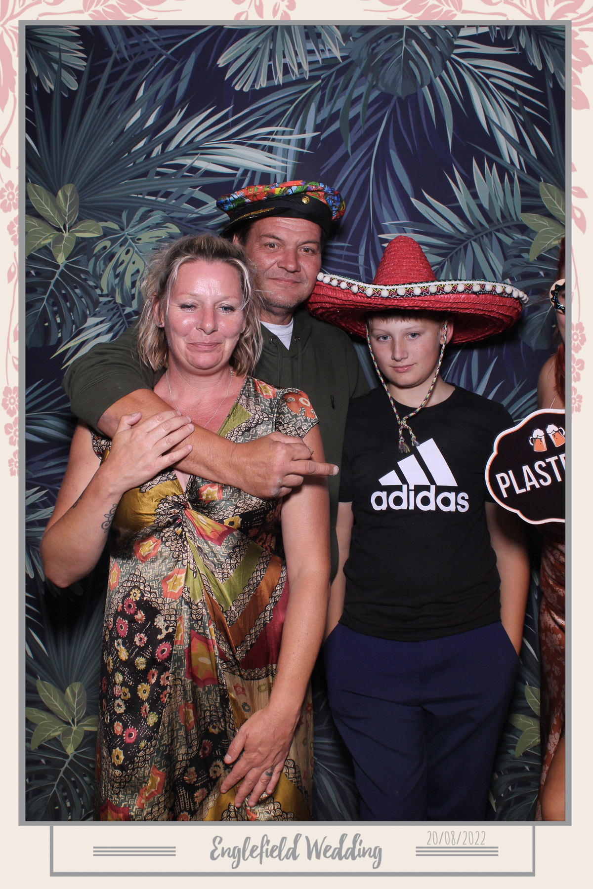 Englefield Wedding - Selfie Mirror | View more photos from the event at gallery.freshbooths.com/u/FreshBooths/Englefield-Wedding-Selfie-Mirror