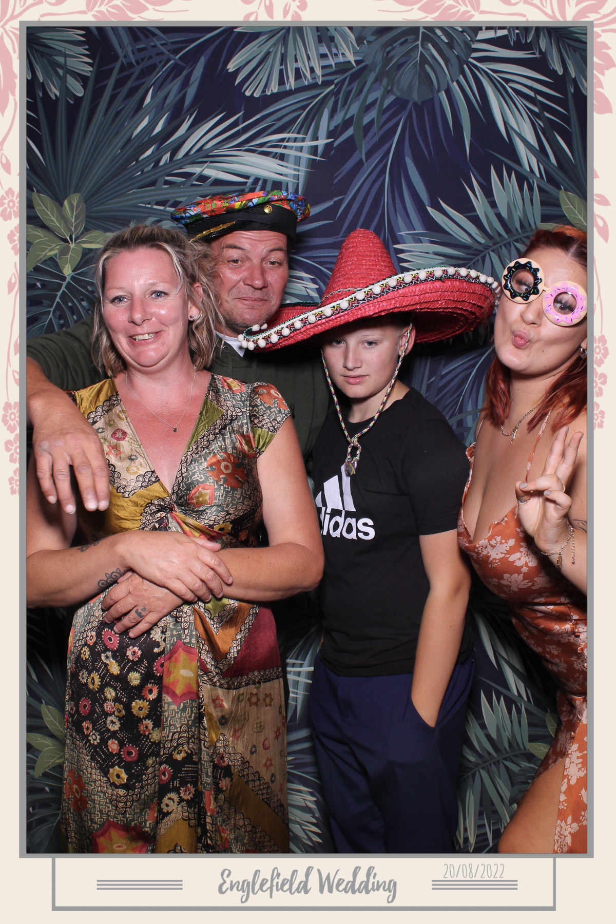 Englefield Wedding - Selfie Mirror | View more photos from the event at gallery.freshbooths.com/u/FreshBooths/Englefield-Wedding-Selfie-Mirror