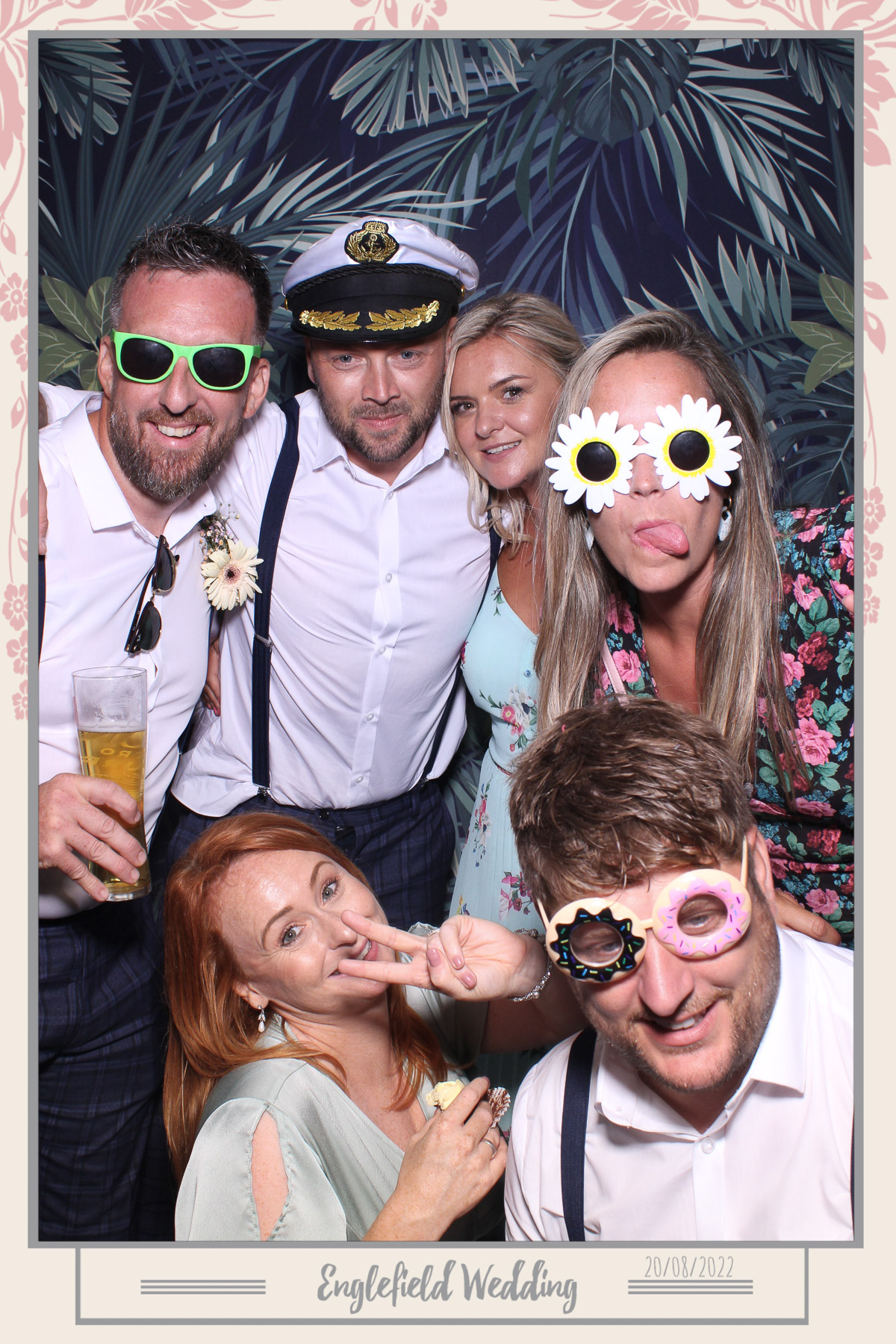 Englefield Wedding - Selfie Mirror | View more photos from the event at gallery.freshbooths.com/u/FreshBooths/Englefield-Wedding-Selfie-Mirror
