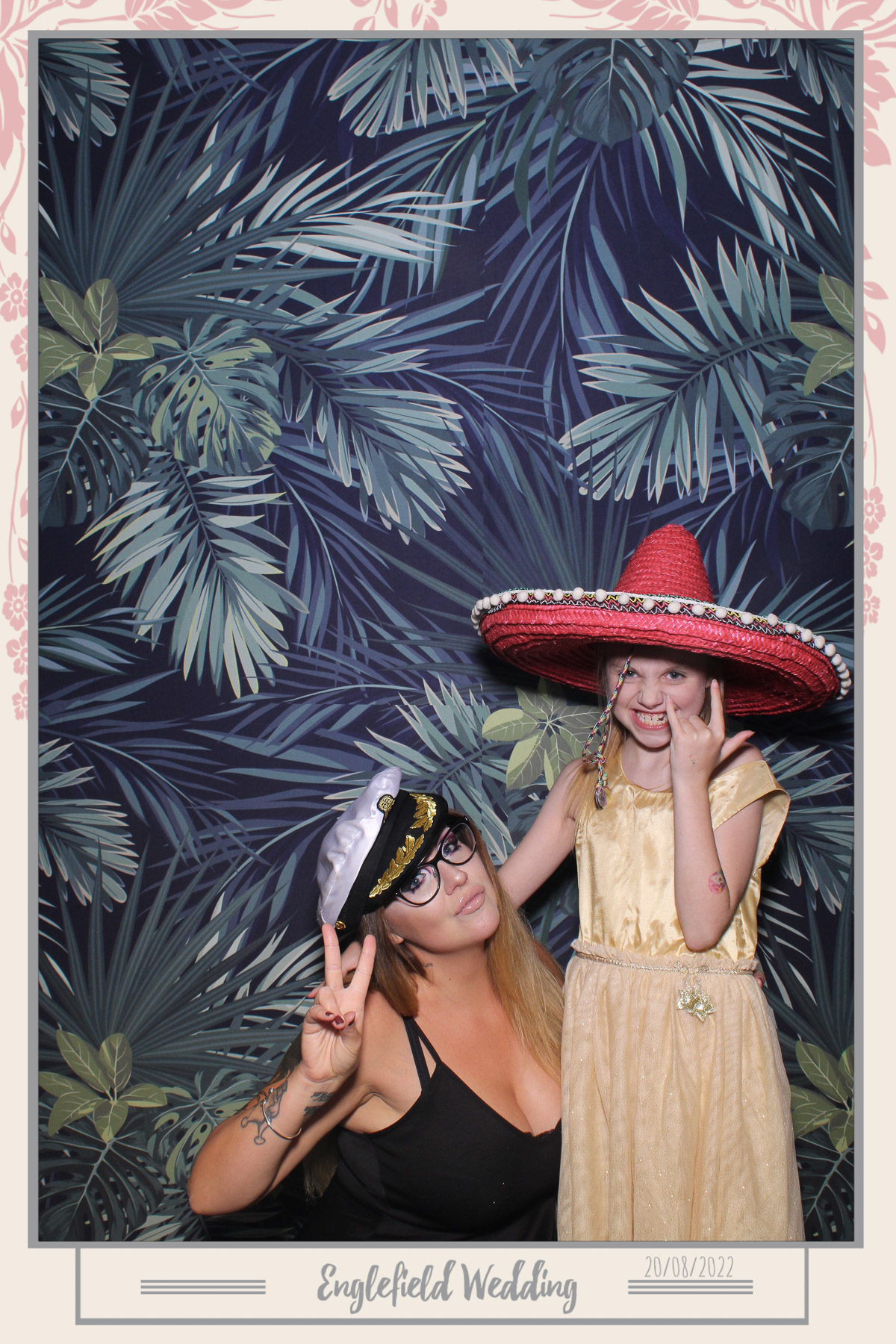 Englefield Wedding - Selfie Mirror | View more photos from the event at gallery.freshbooths.com/u/FreshBooths/Englefield-Wedding-Selfie-Mirror