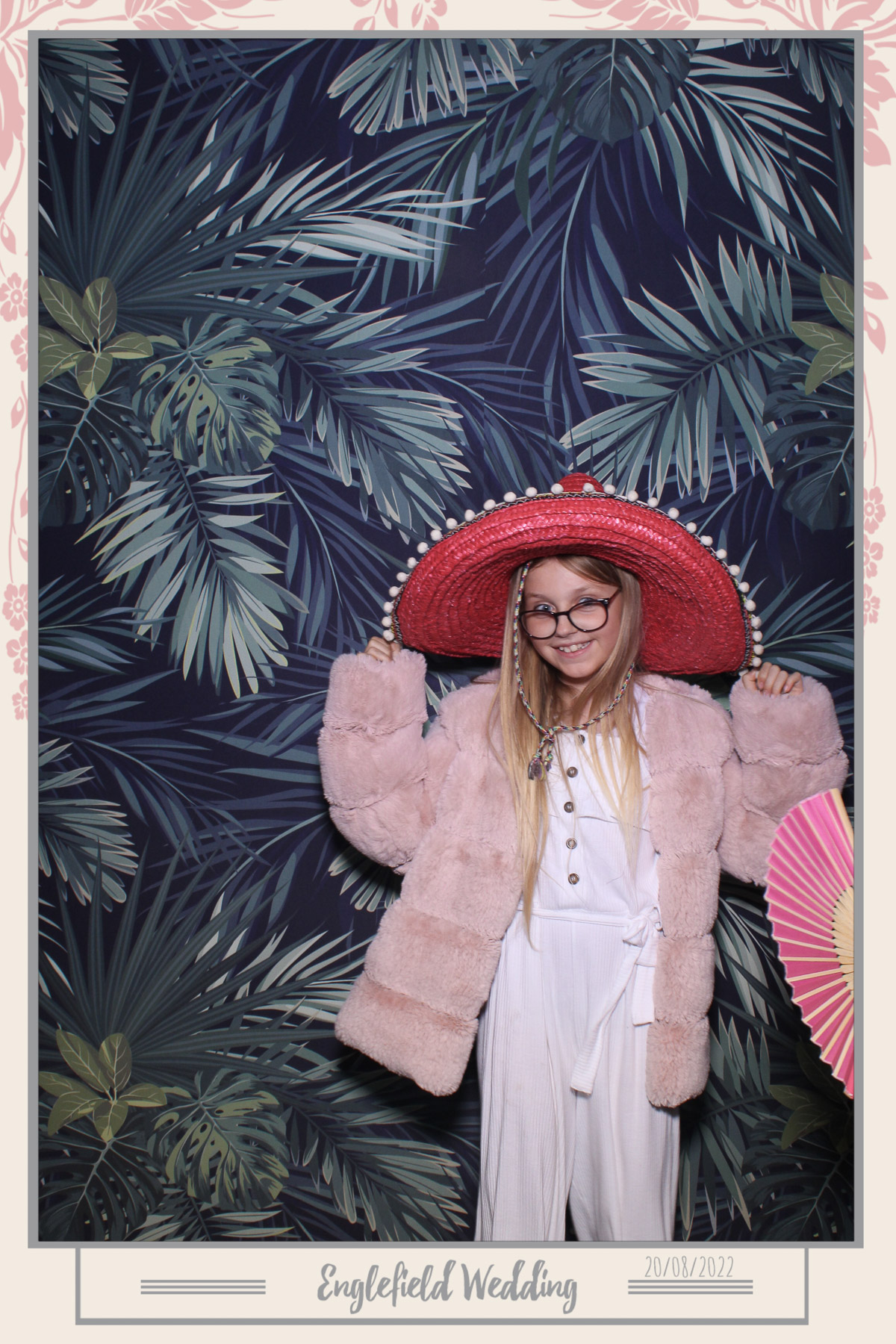 Englefield Wedding - Selfie Mirror | View more photos from the event at gallery.freshbooths.com/u/FreshBooths/Englefield-Wedding-Selfie-Mirror