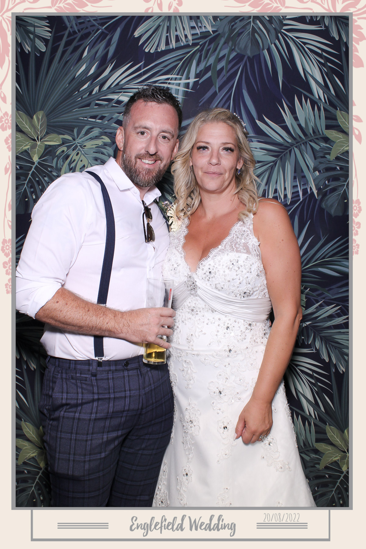 Englefield Wedding - Selfie Mirror | View more photos from the event at gallery.freshbooths.com/u/FreshBooths/Englefield-Wedding-Selfie-Mirror