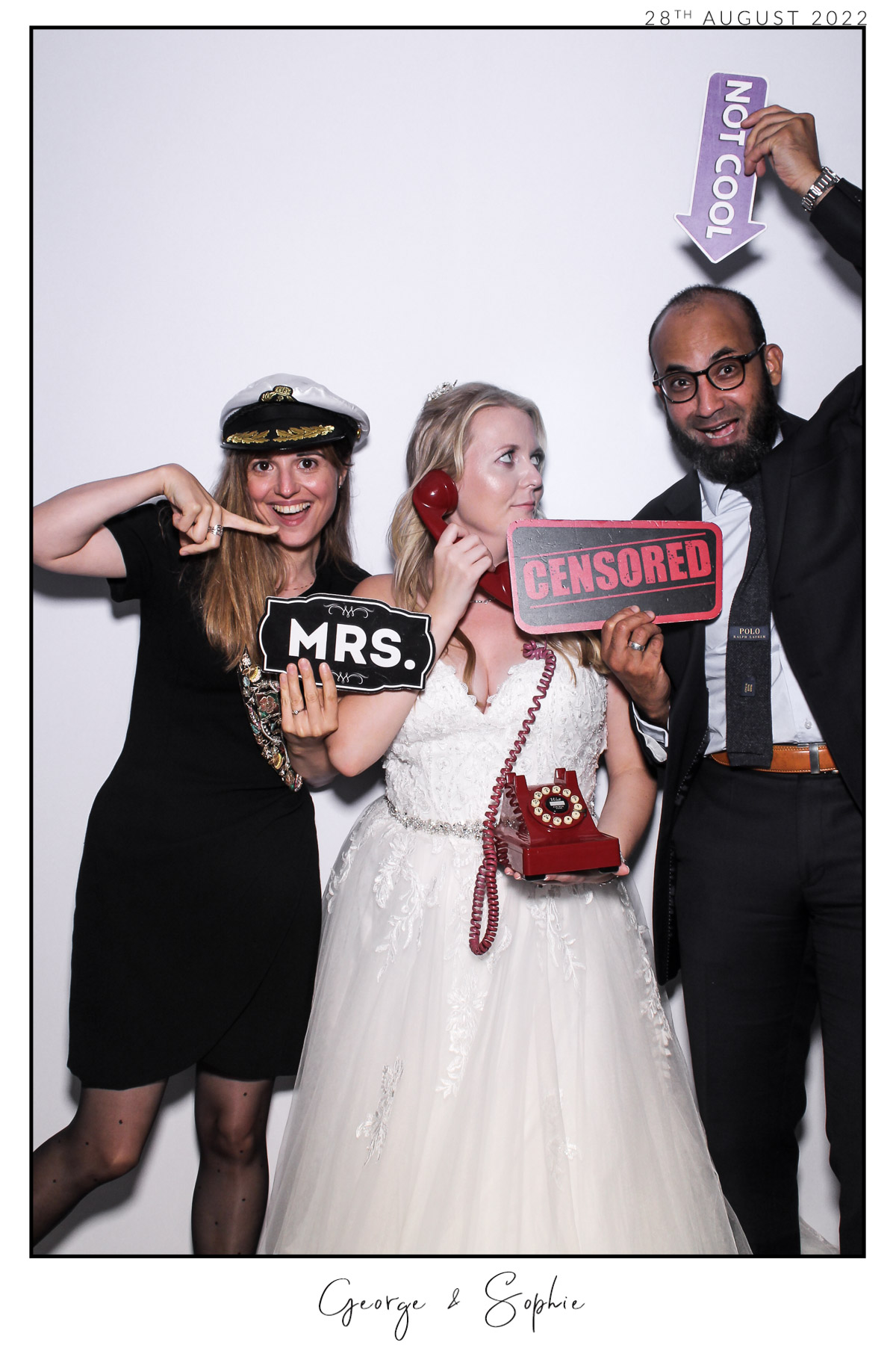 George & Sophie - Selfie Mirror | View more photos from the event at gallery.freshbooths.com/u/FreshBooths/George-Sophie-Selfie-Mirror