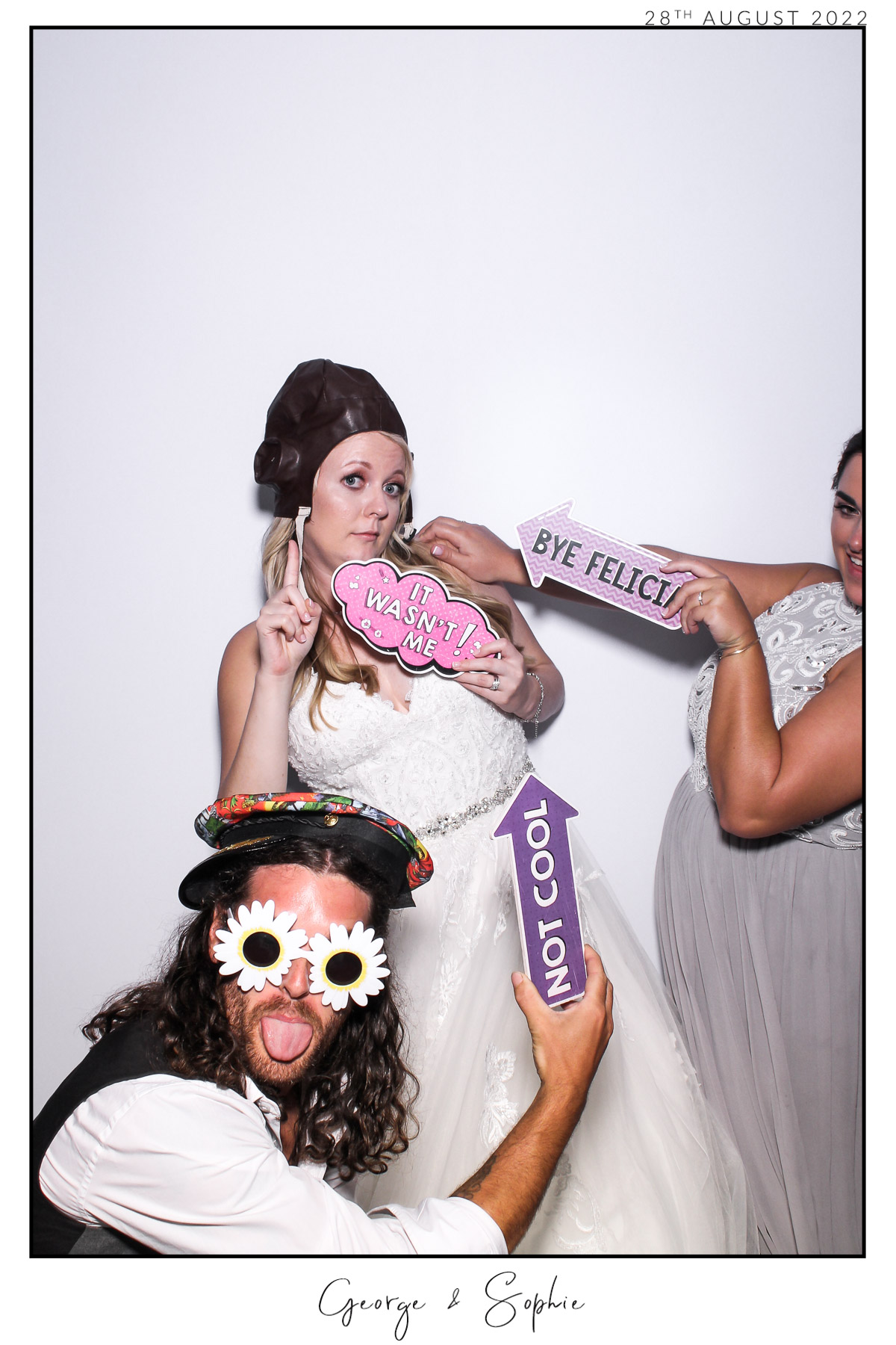 George & Sophie - Selfie Mirror | View more photos from the event at gallery.freshbooths.com/u/FreshBooths/George-Sophie-Selfie-Mirror