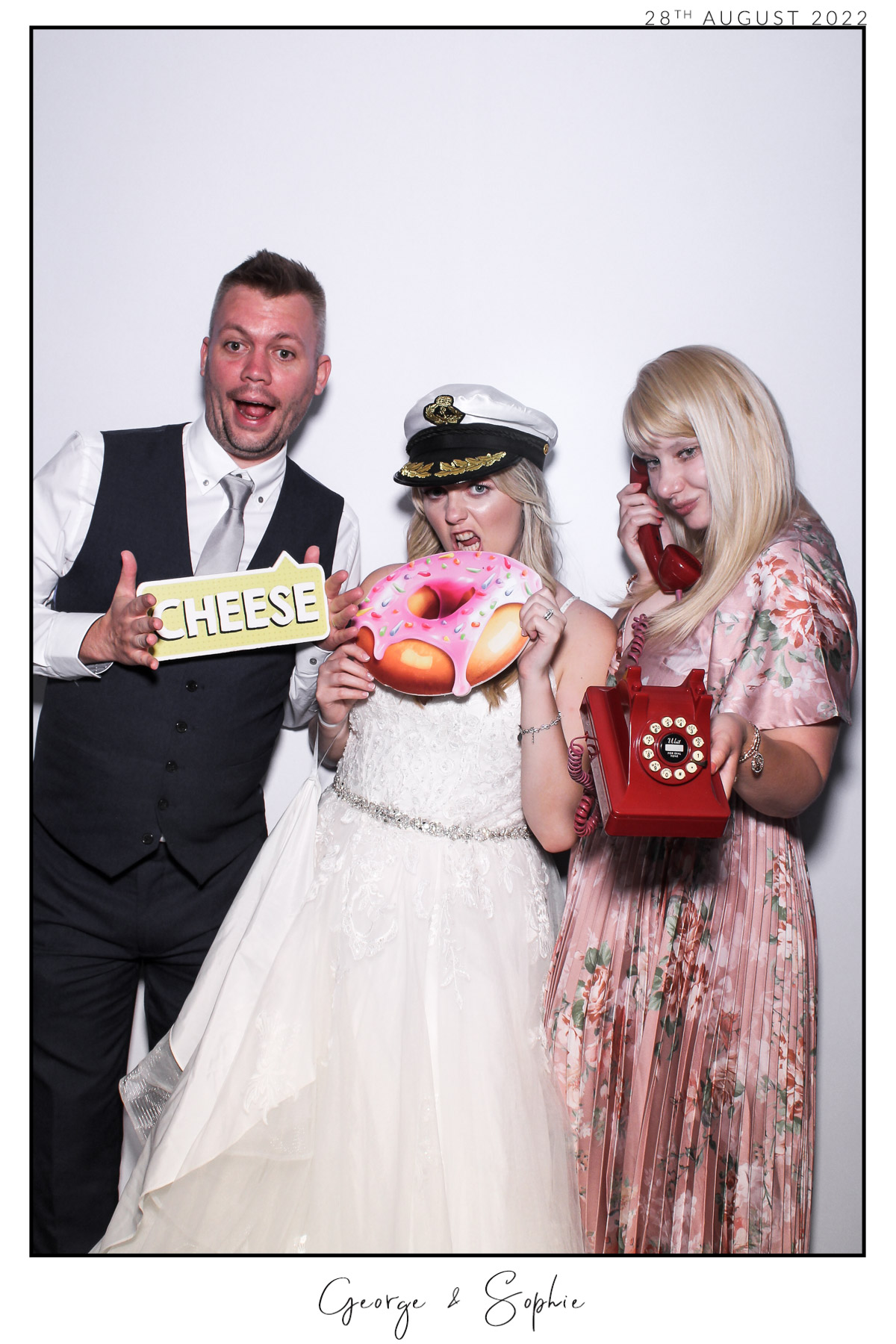 George & Sophie - Selfie Mirror | View more photos from the event at gallery.freshbooths.com/u/FreshBooths/George-Sophie-Selfie-Mirror