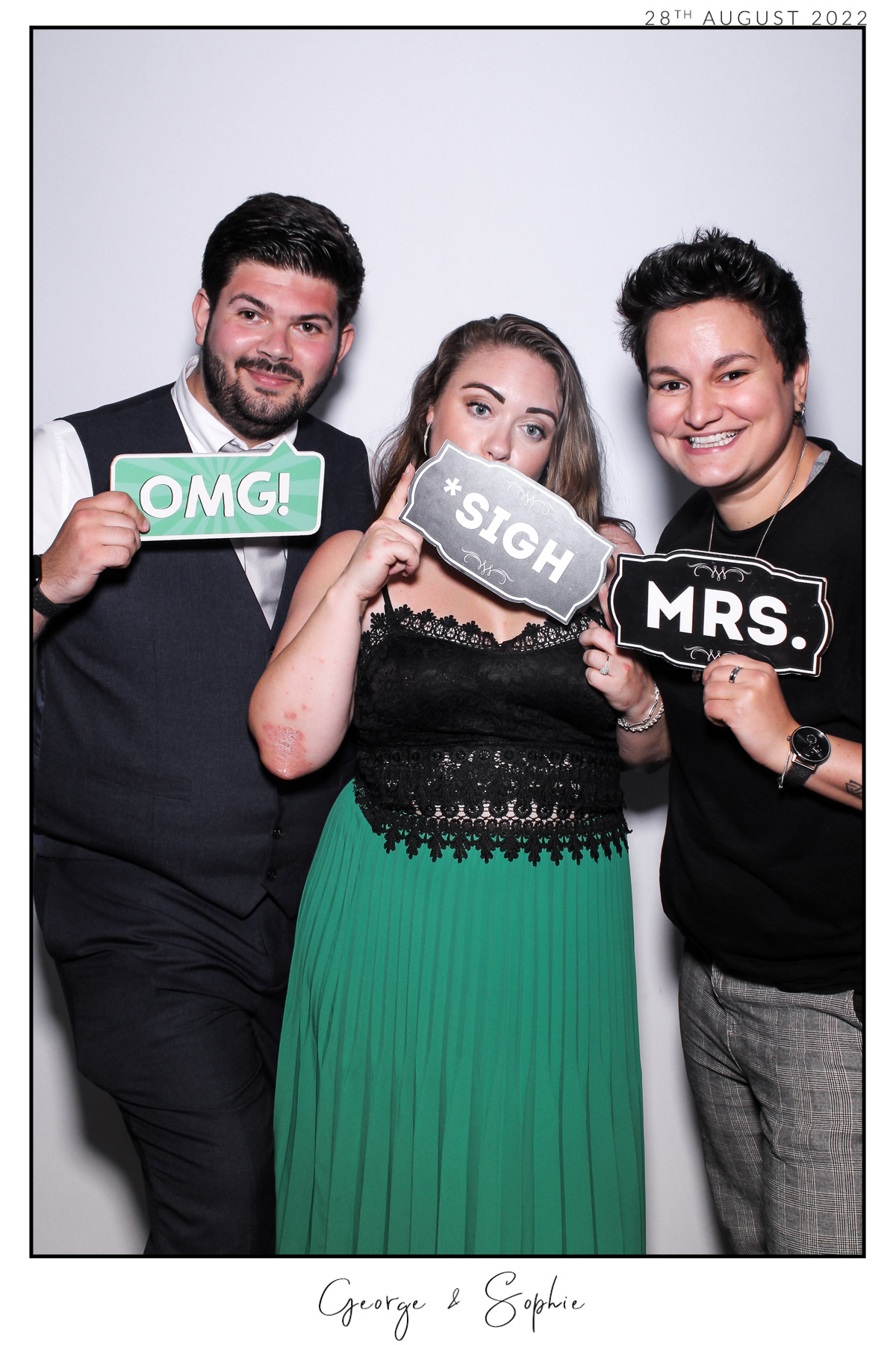 George & Sophie - Selfie Mirror | View more photos from the event at gallery.freshbooths.com/u/FreshBooths/George-Sophie-Selfie-Mirror