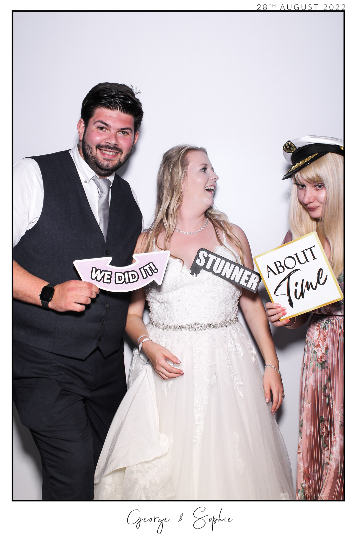 George & Sophie - Selfie Mirror | View more photos from the event at gallery.freshbooths.com/u/FreshBooths/George-Sophie-Selfie-Mirror