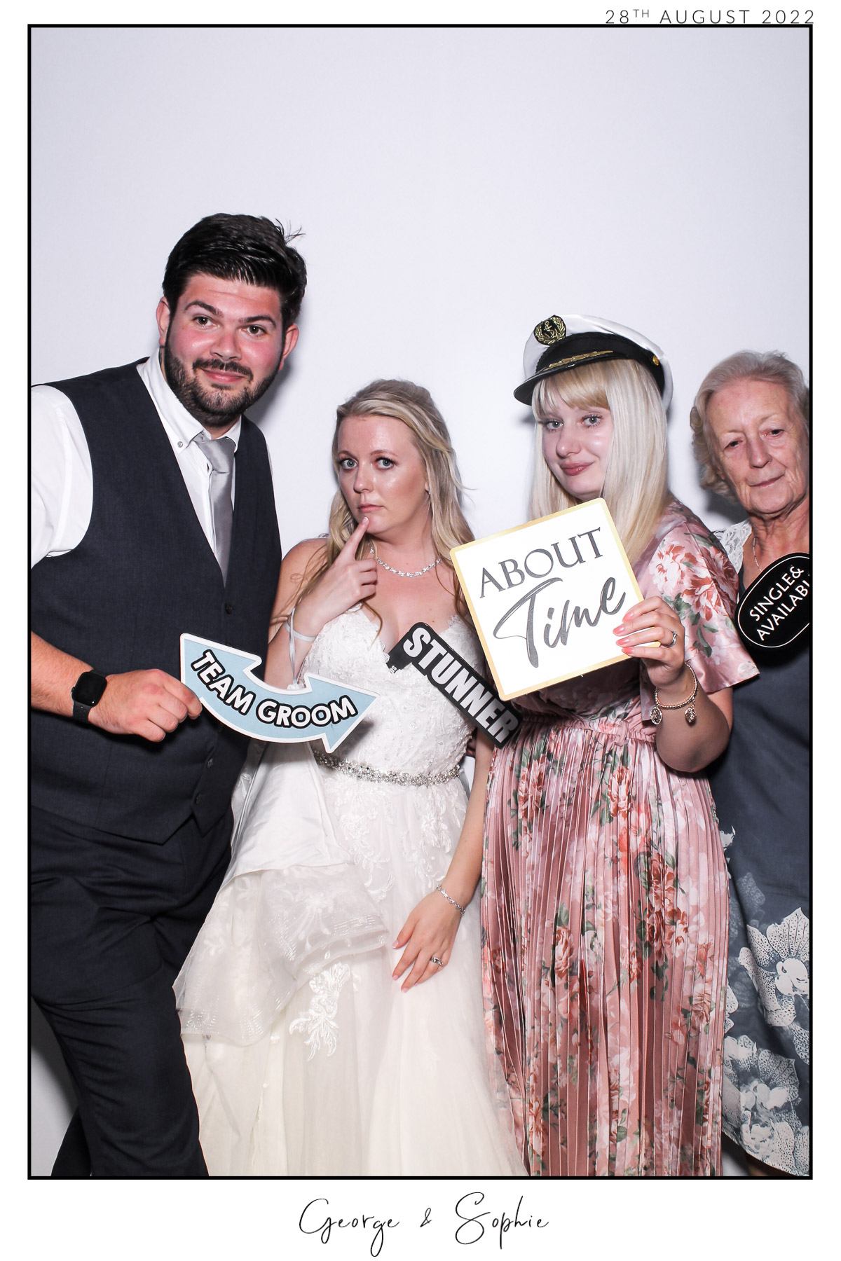 George & Sophie - Selfie Mirror | View more photos from the event at gallery.freshbooths.com/u/FreshBooths/George-Sophie-Selfie-Mirror