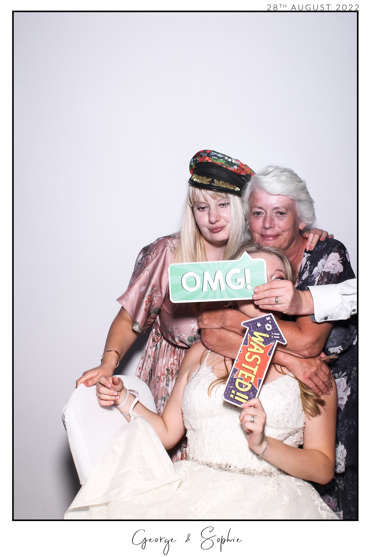 George & Sophie - Selfie Mirror | View more photos from the event at gallery.freshbooths.com/u/FreshBooths/George-Sophie-Selfie-Mirror